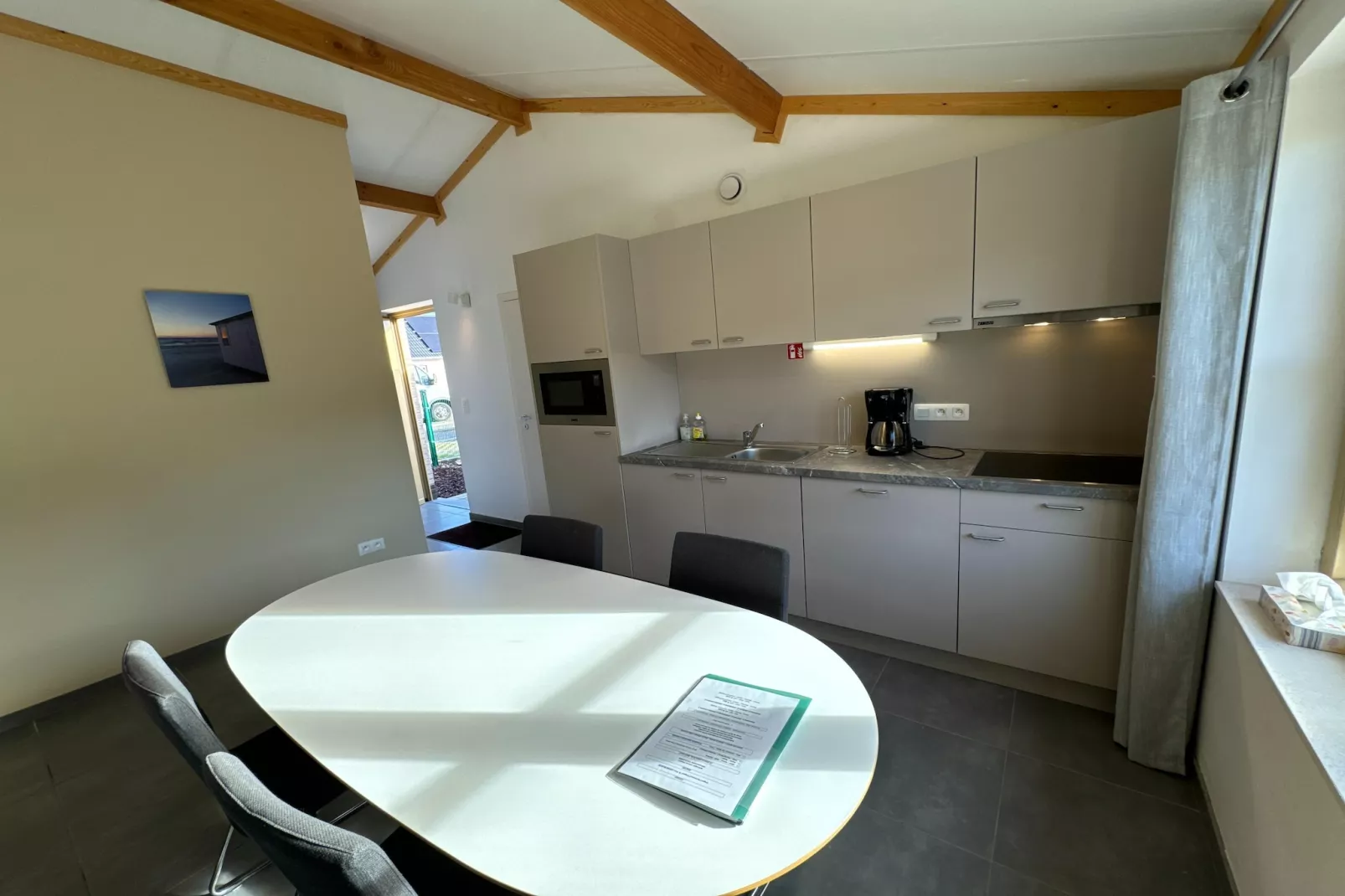 WH2 / 9-Kitchen