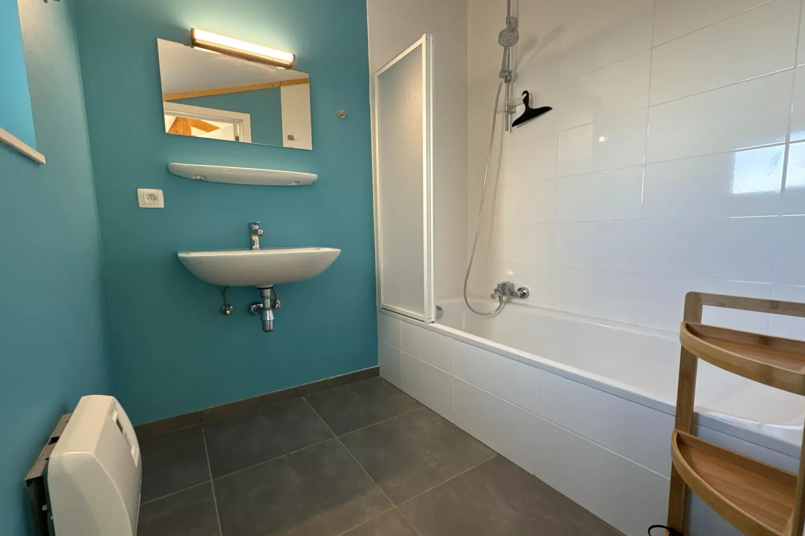 WH2 / 9-Bathroom
