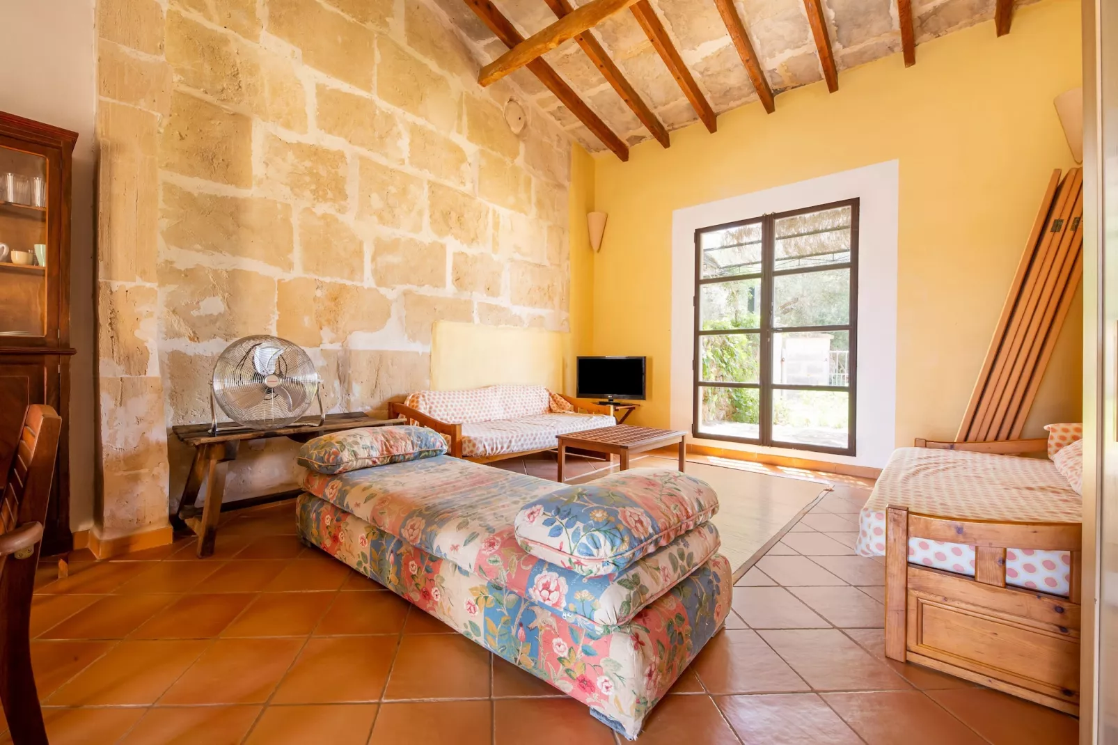 El Taller-Living room