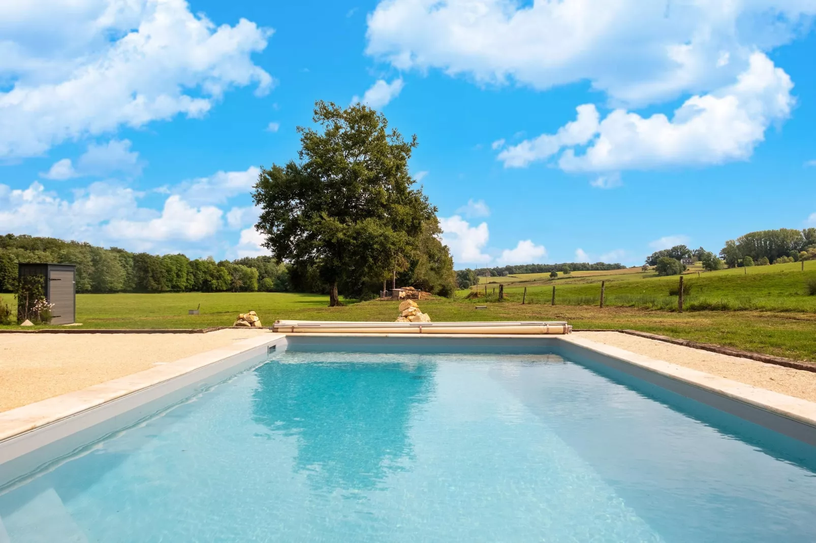 Maison typique vue sur le château d'Hautefort 8 pax-Pool