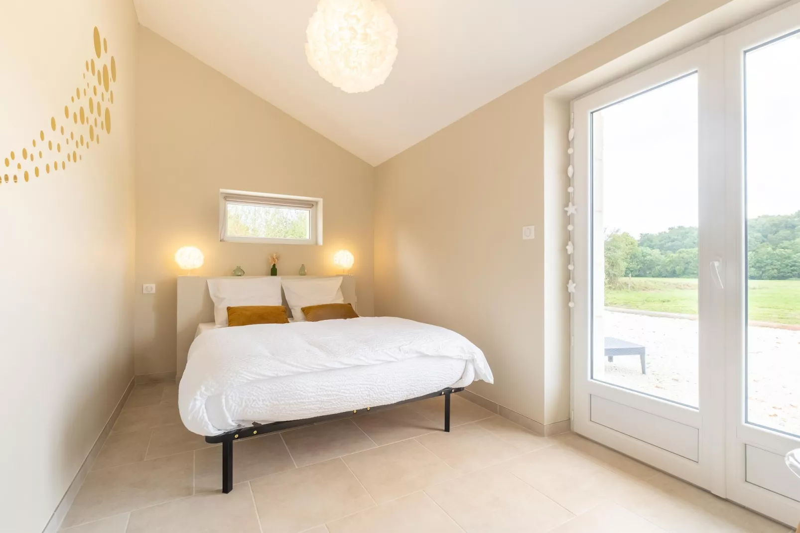 Maison typique vue sur le château d'Hautefort 8 pax-Bedroom