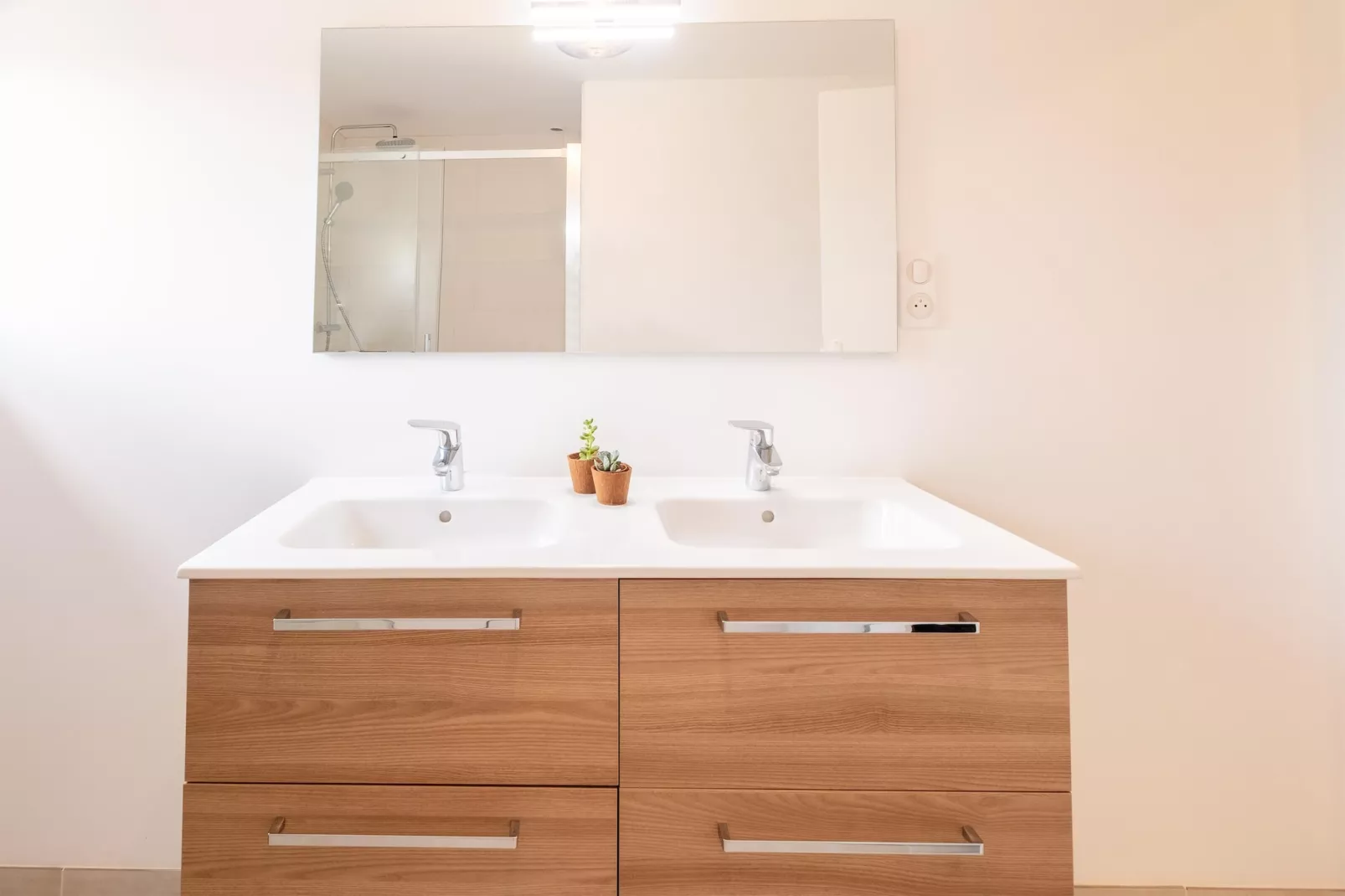 Maison typique vue sur le château d'Hautefort 4 pax-Bathroom