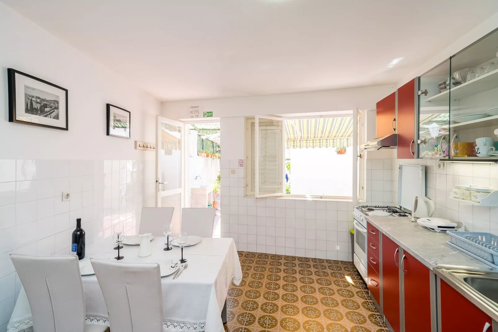 Apartment Laura - Lapad - One-Bedroom Apartment with Terrace-Esszimmer