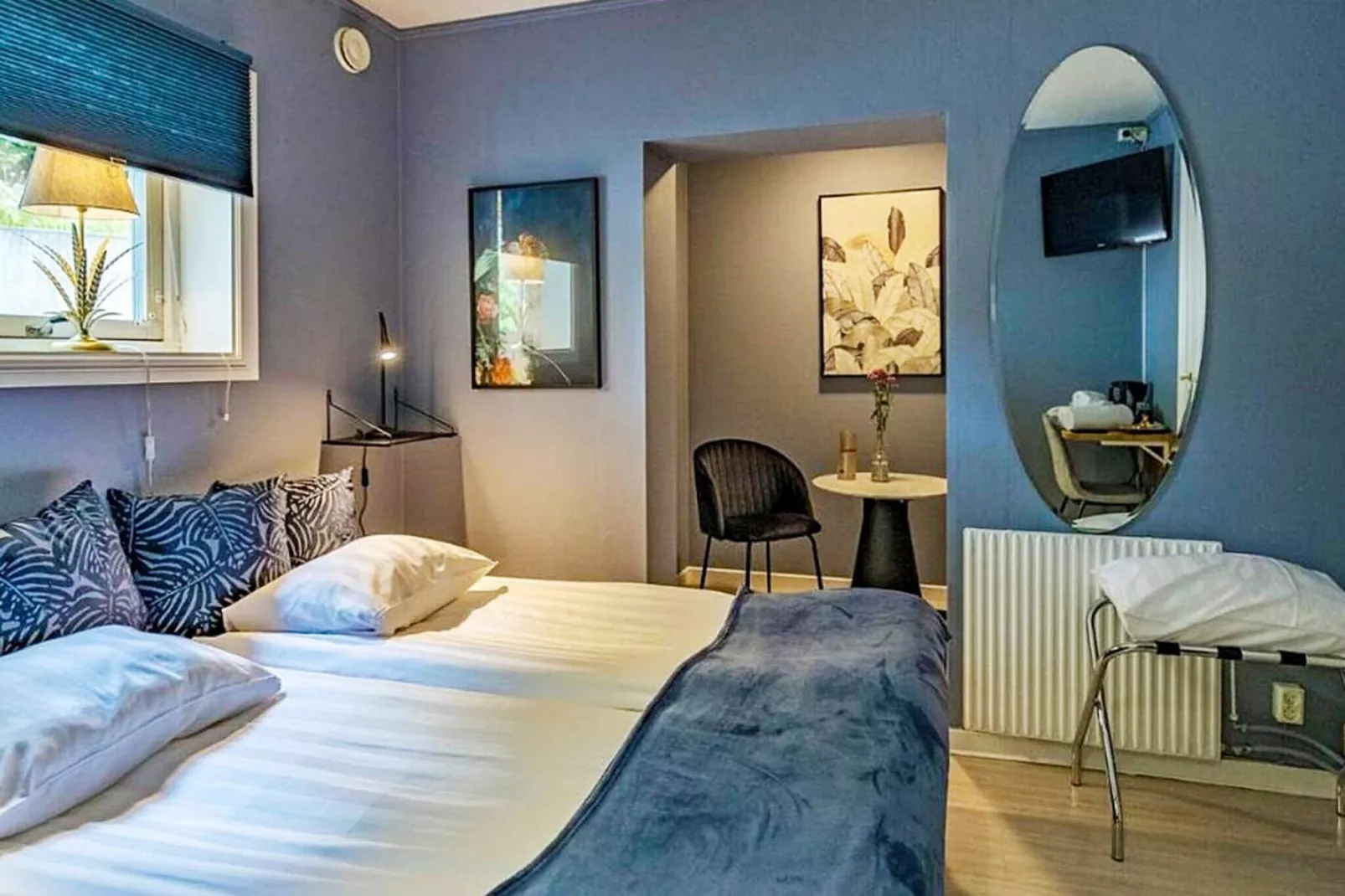 Appealing vacation home with free breakfast-Indoor