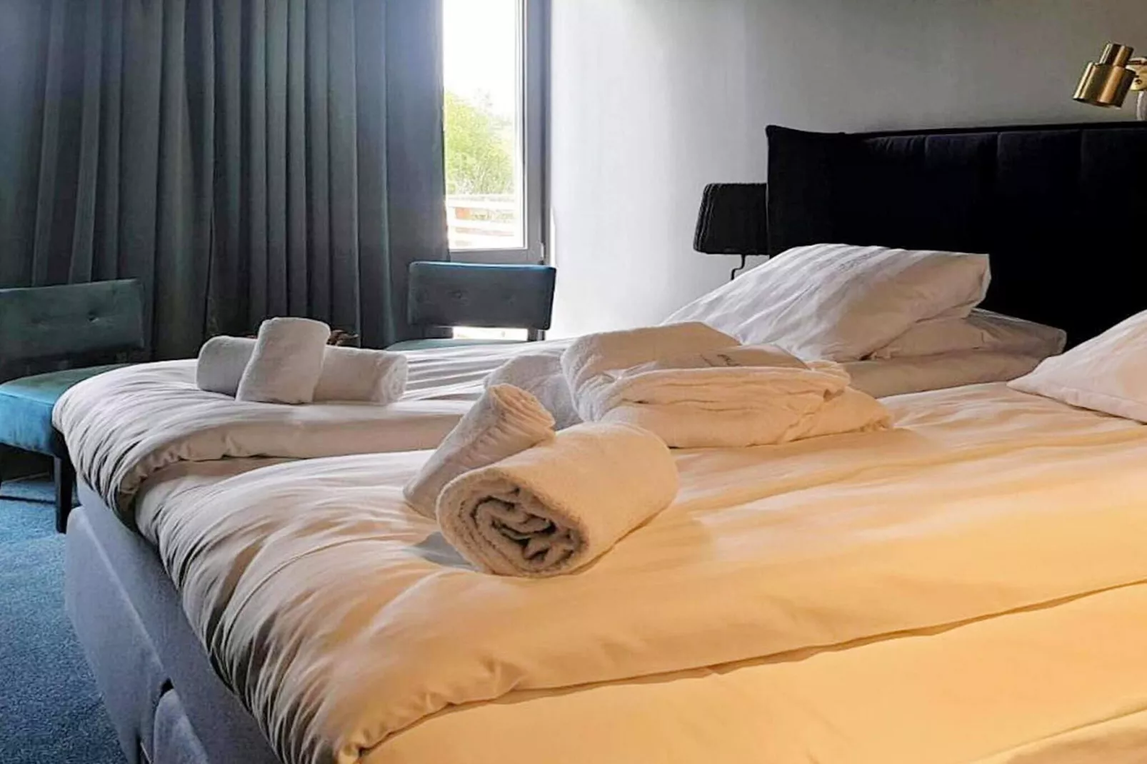Appealing vacation home with free breakfast-Indoor