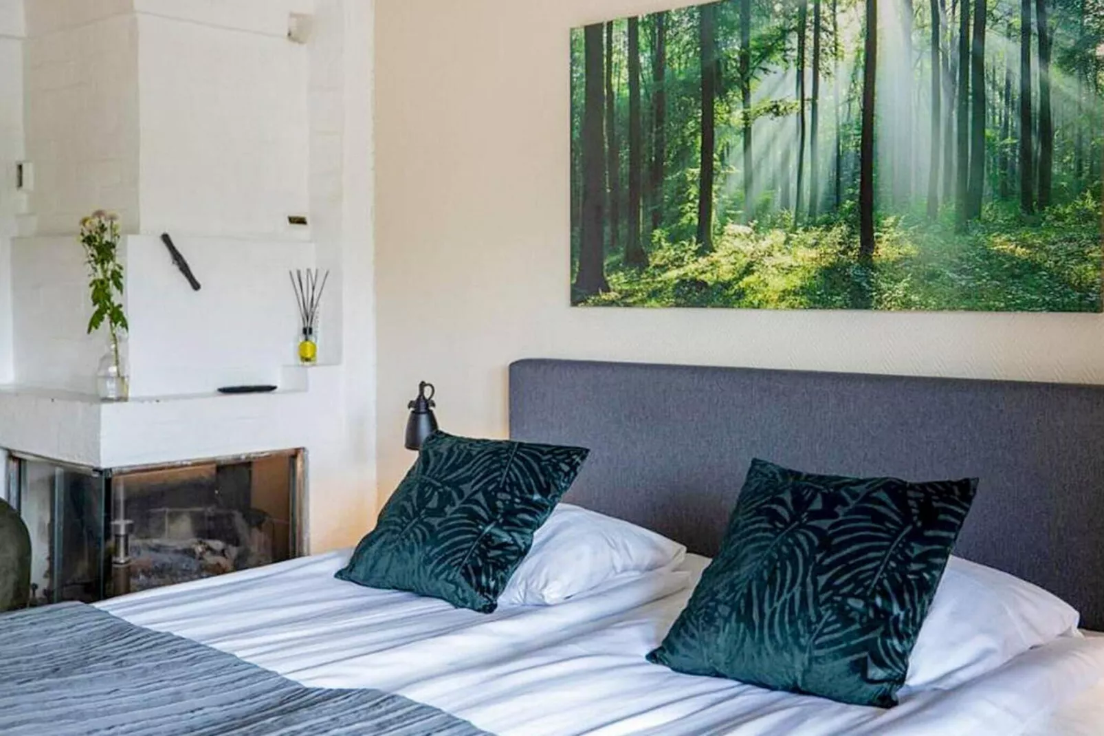 Appealing vacation home with free breakfast-Indoor