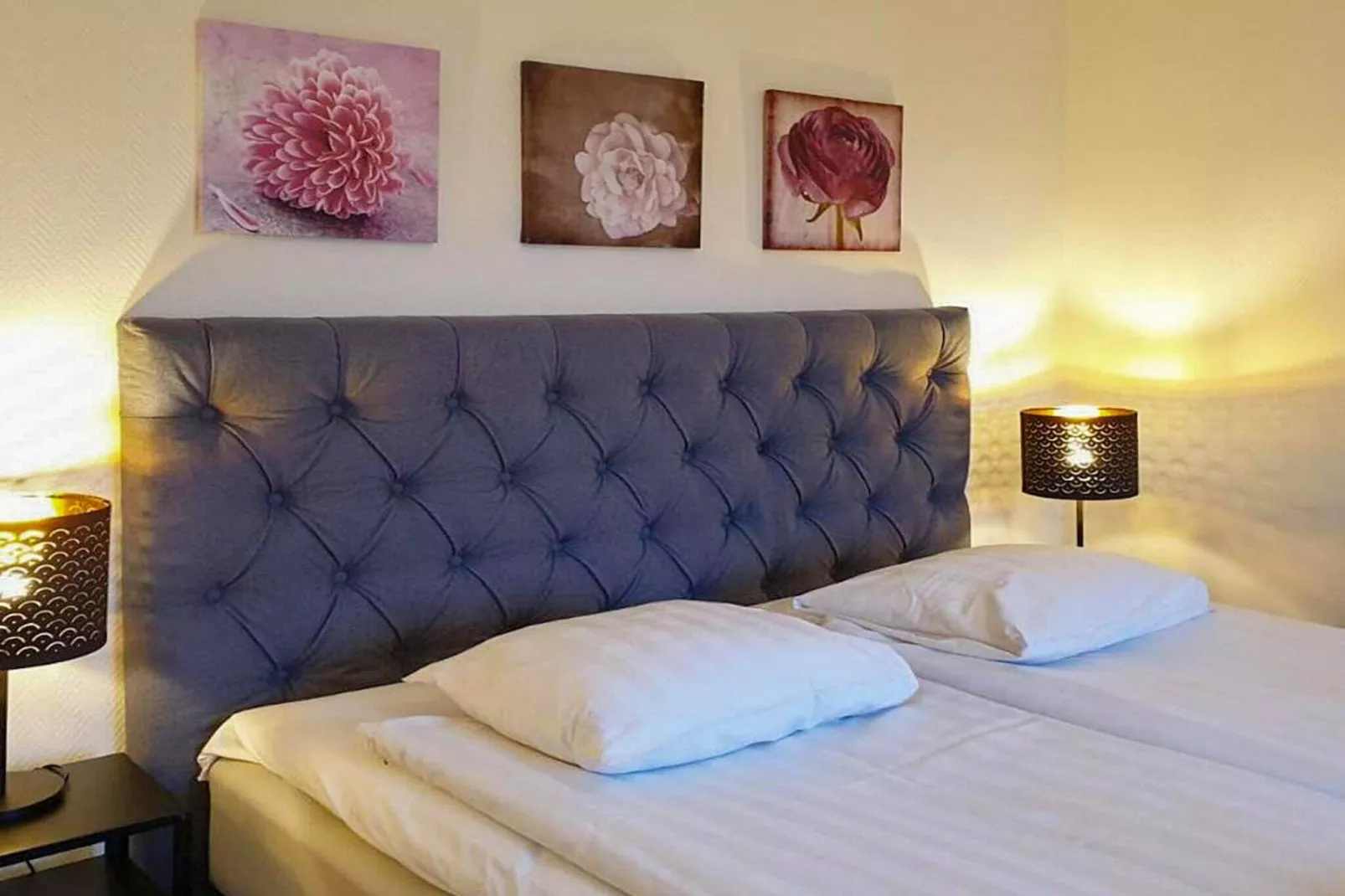 Appealing vacation home with free breakfast-Indoor