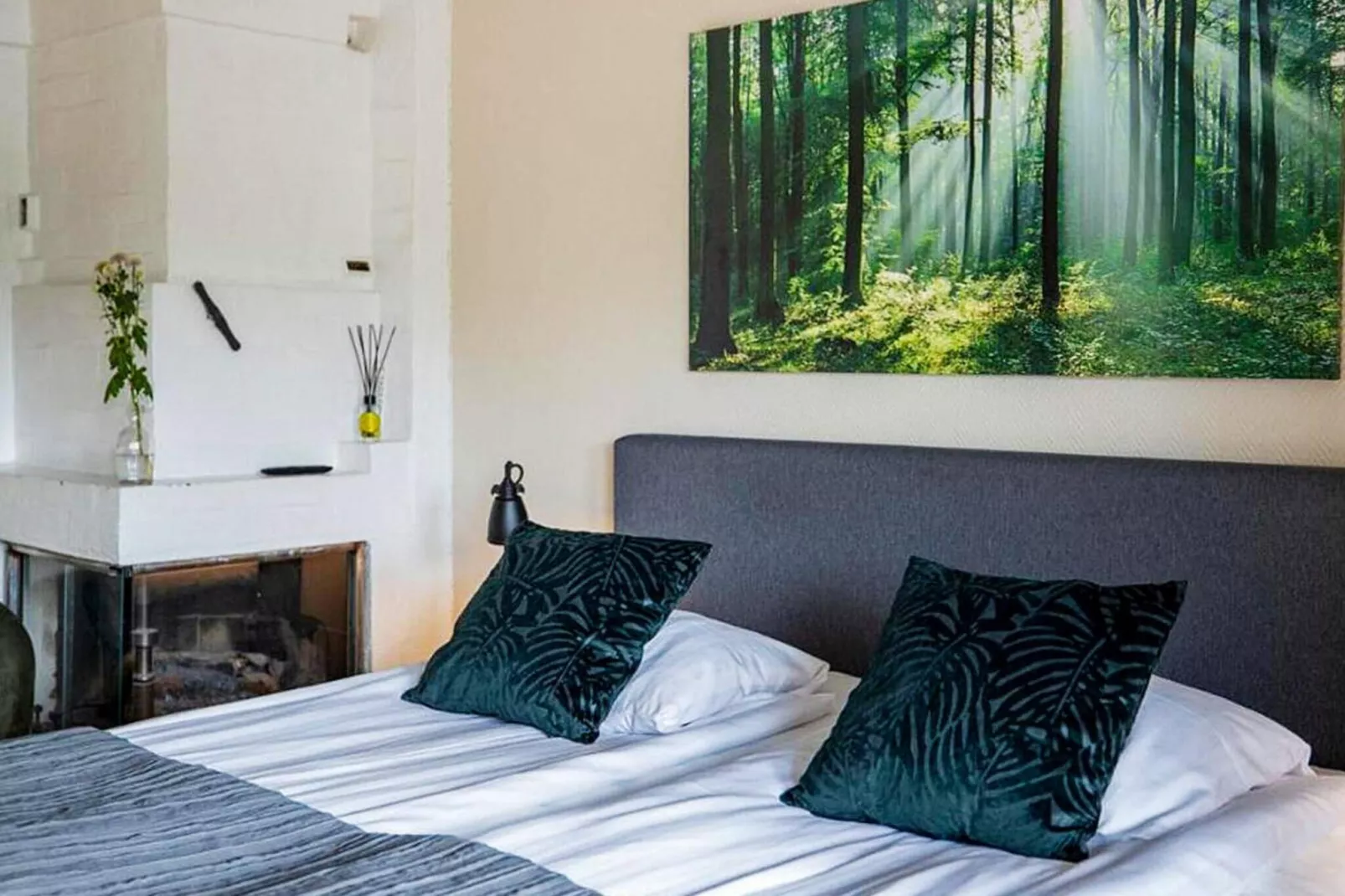 Cosy 4 star room with free breakfast-Indoor