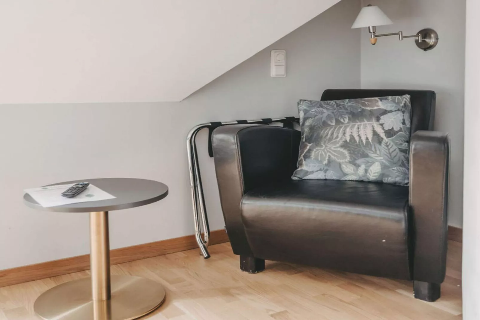 Cosy 4 star room with free breakfast-Indoor