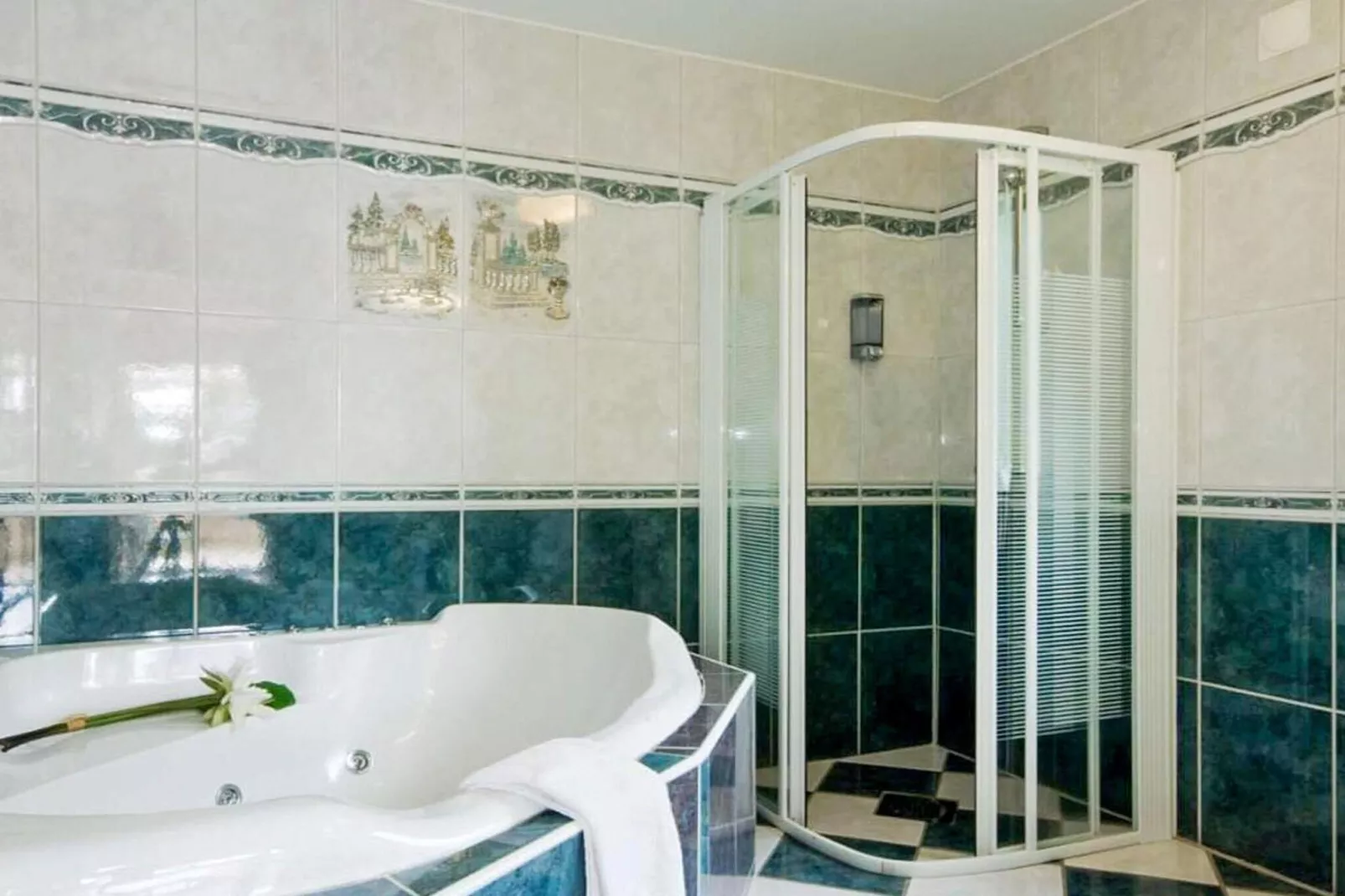 Cosy 4 star room with free breakfast-Indoor