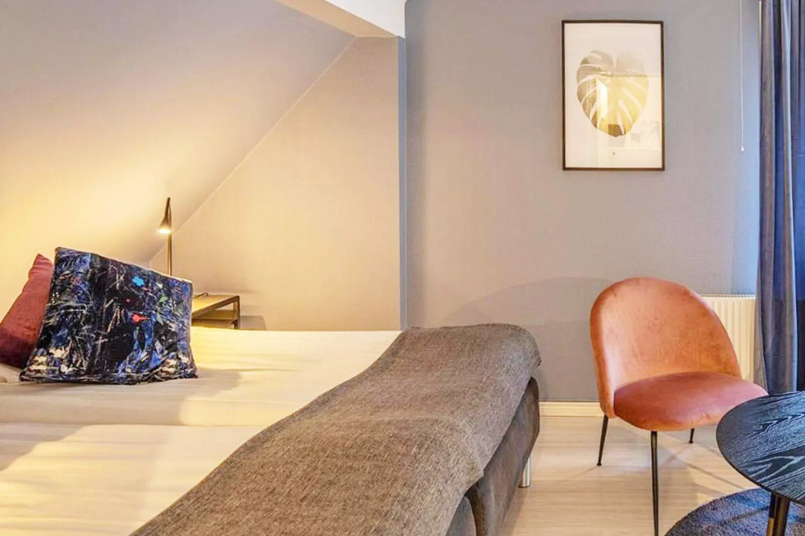 Vacation home with free breakfast-Indoor