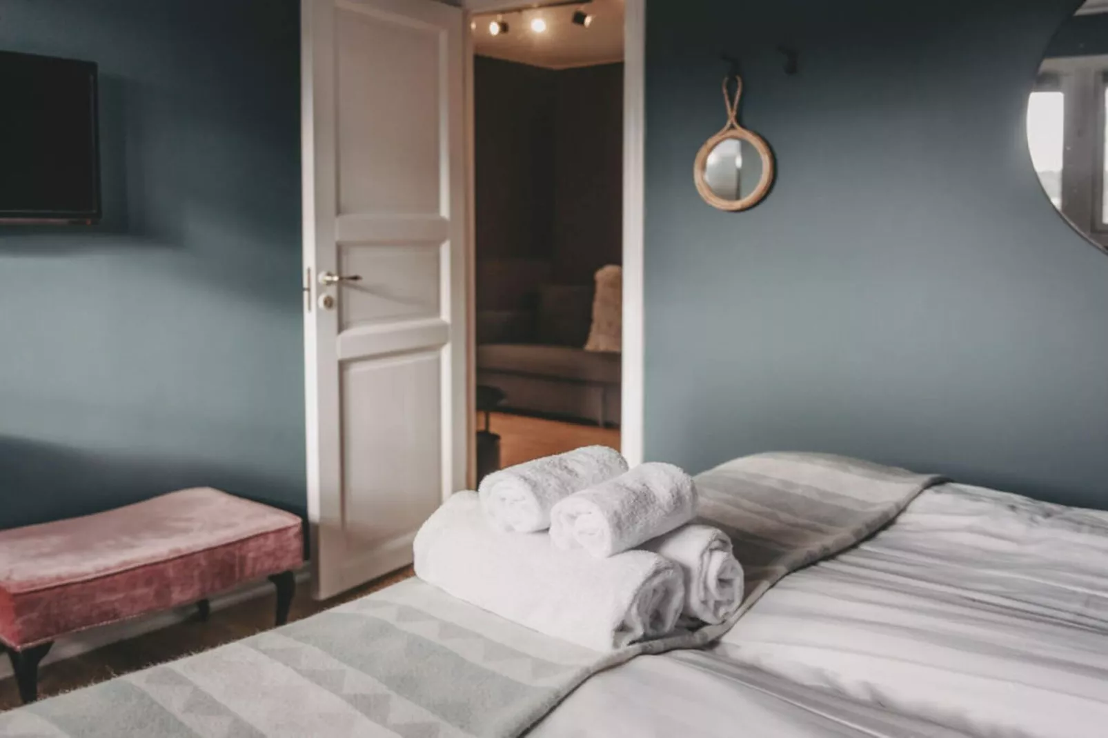 Vacation home with free breakfast-Indoor