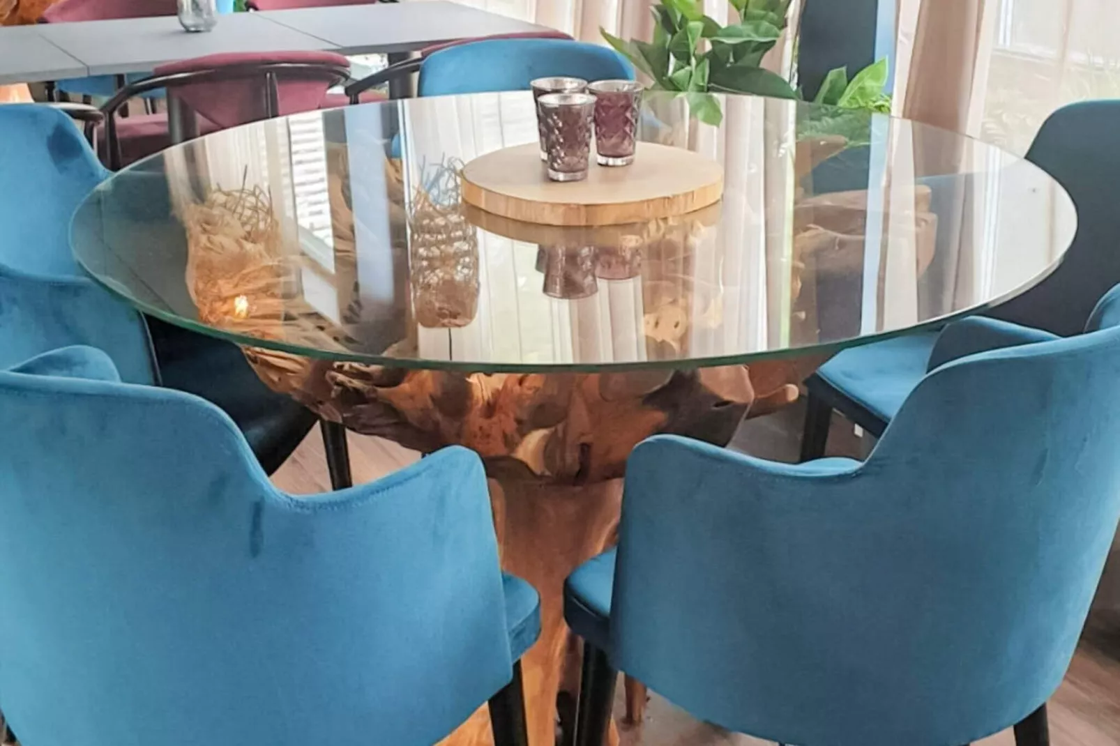Lebhaftes Ferienhaus mit Gratis-Frühstück-Innen