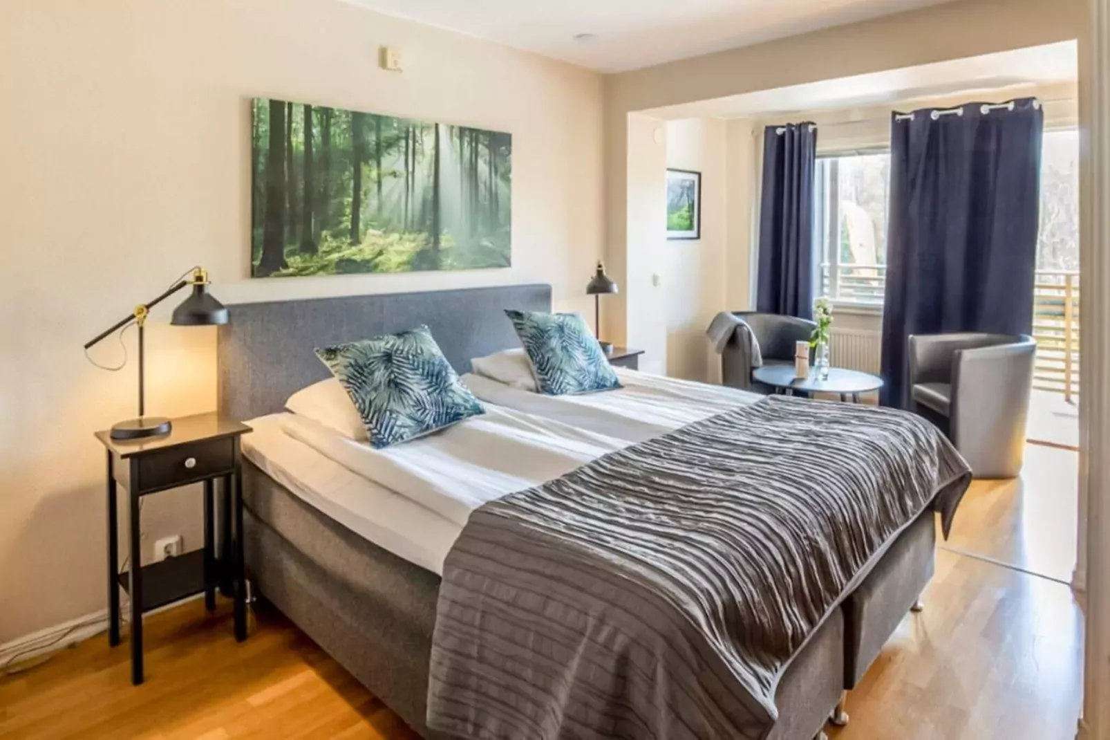 Lebhaftes Ferienhaus mit Gratis-Frühstück-Innen
