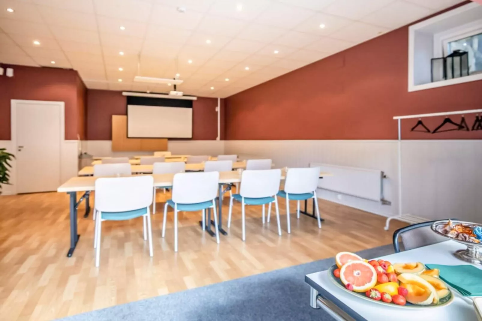 Lebhaftes Ferienhaus mit Gratis-Frühstück-Innen