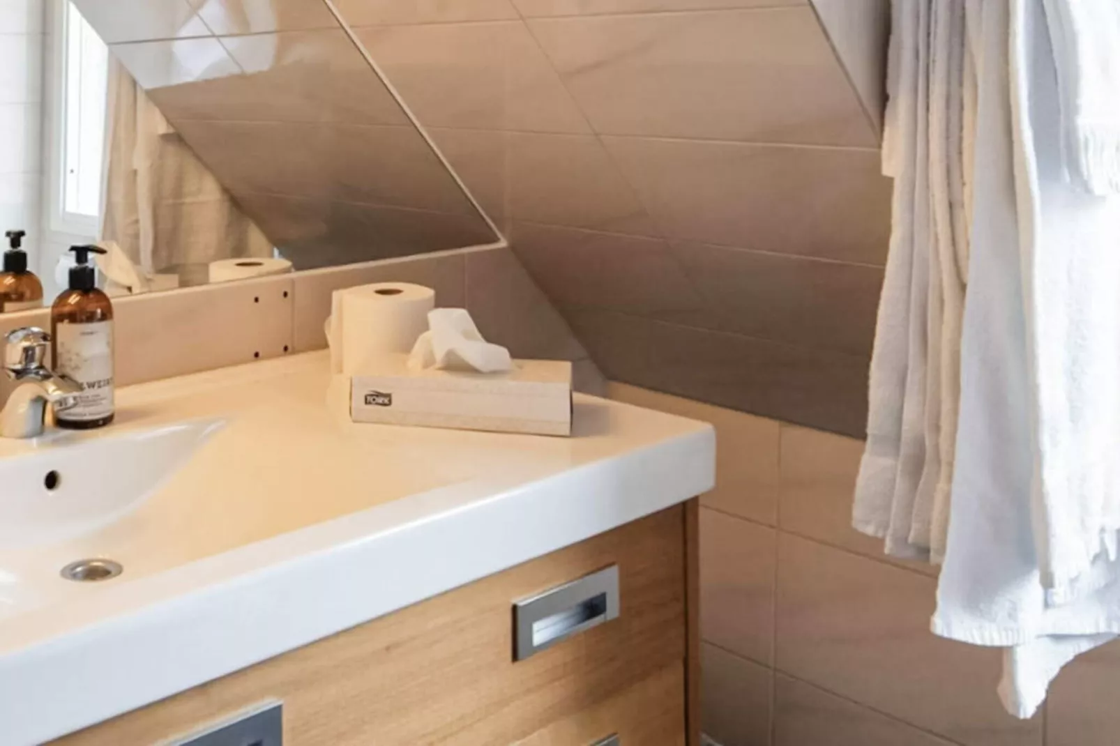 Room with a free breakfast-Indoor