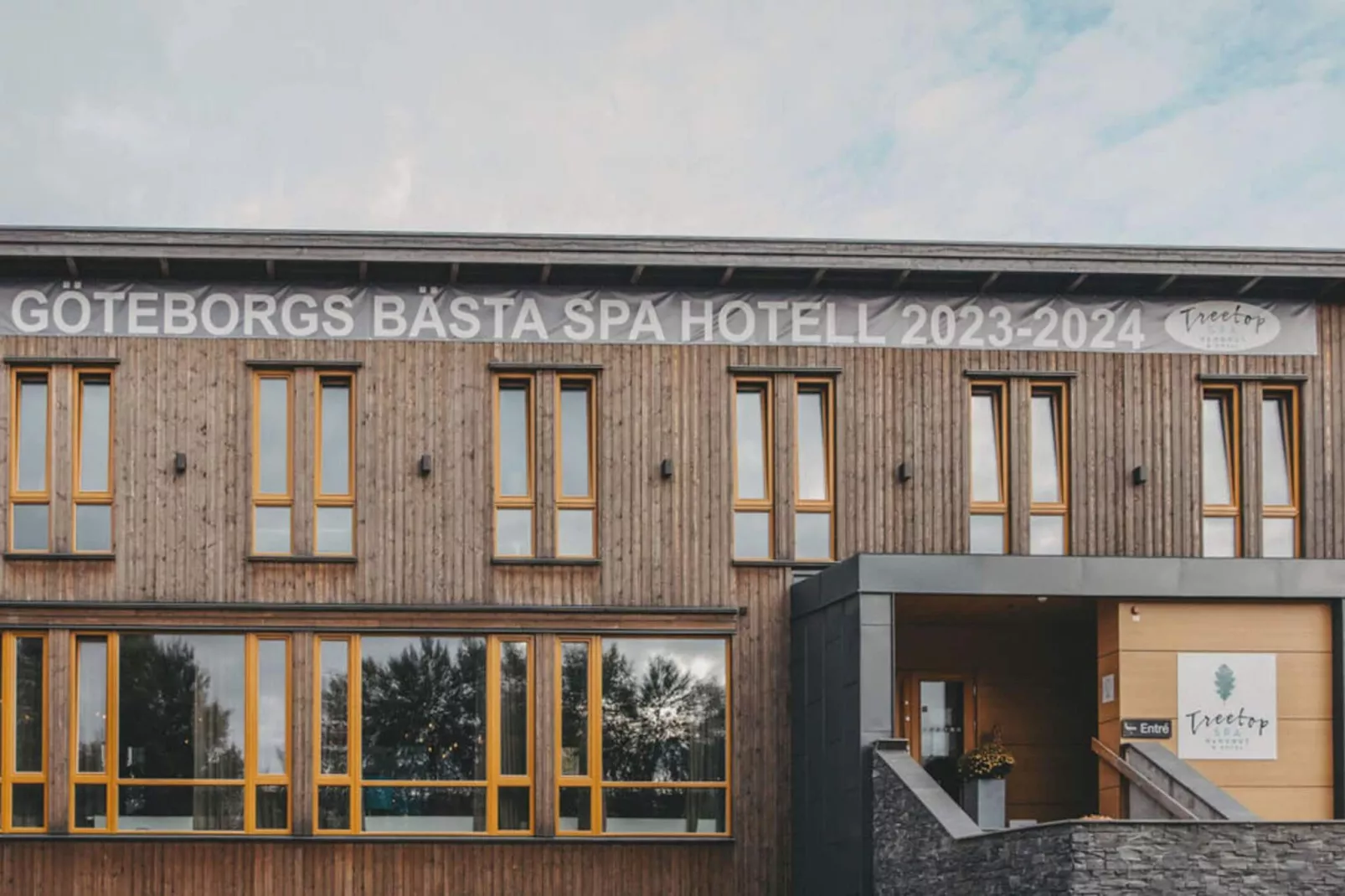 Inviting hotel room with free breakfast-Outdoor