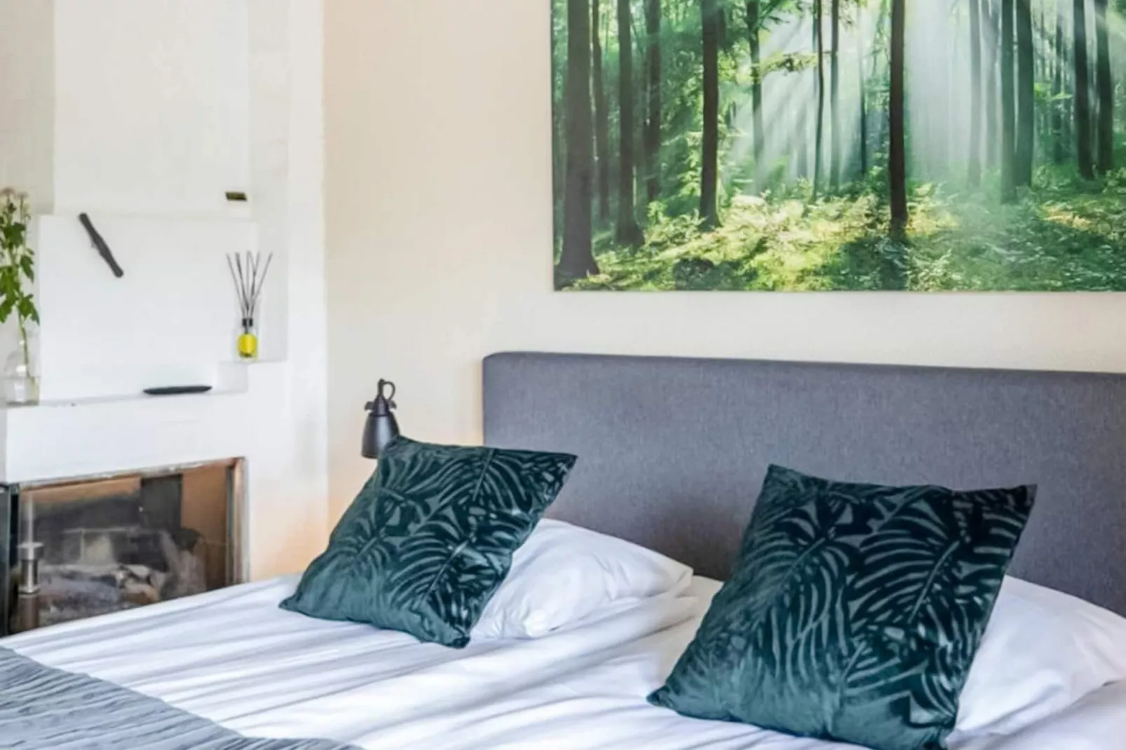 Inviting hotel room with free breakfast-Indoor