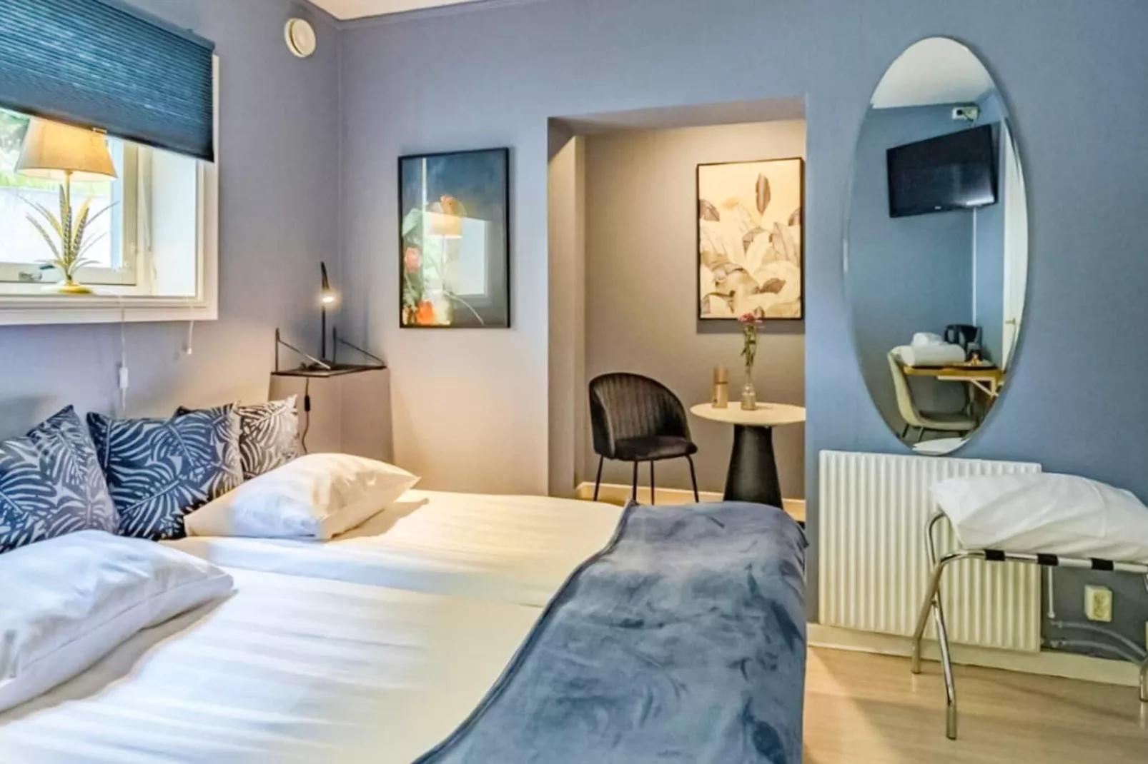 Einladendes Hotelzimmer mit kostenlosem Frühstück-Innen