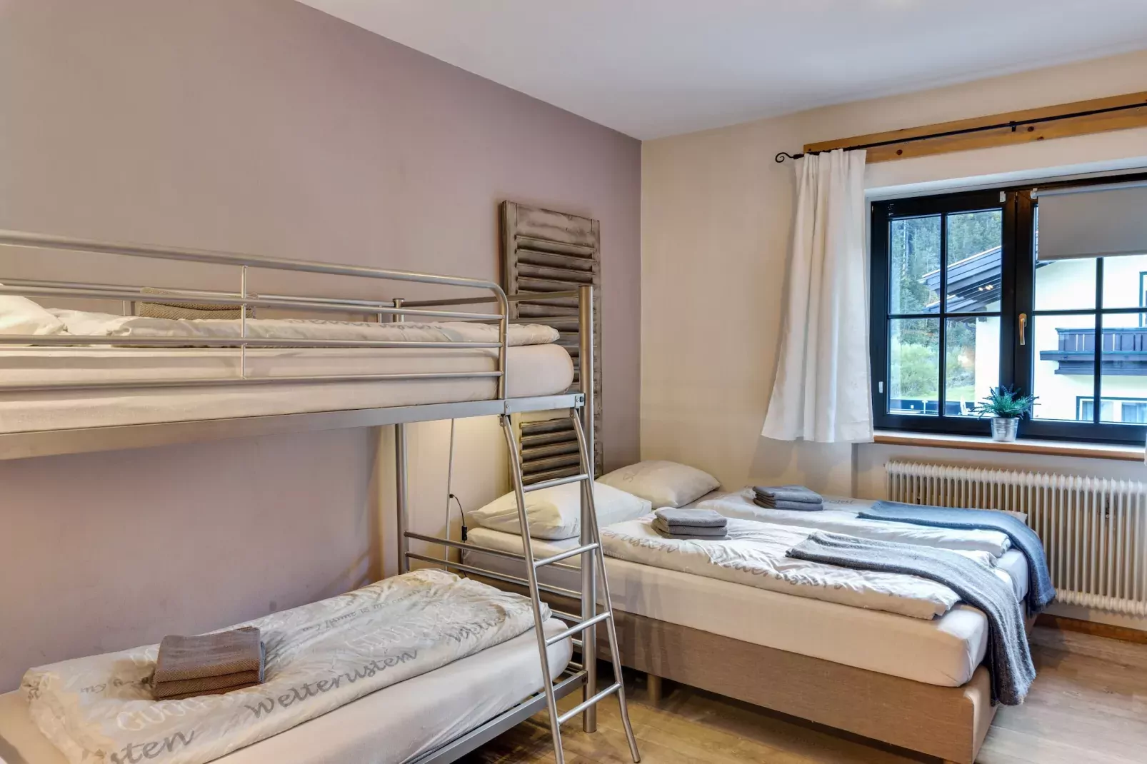 Chalet Ullach L-Bedroom
