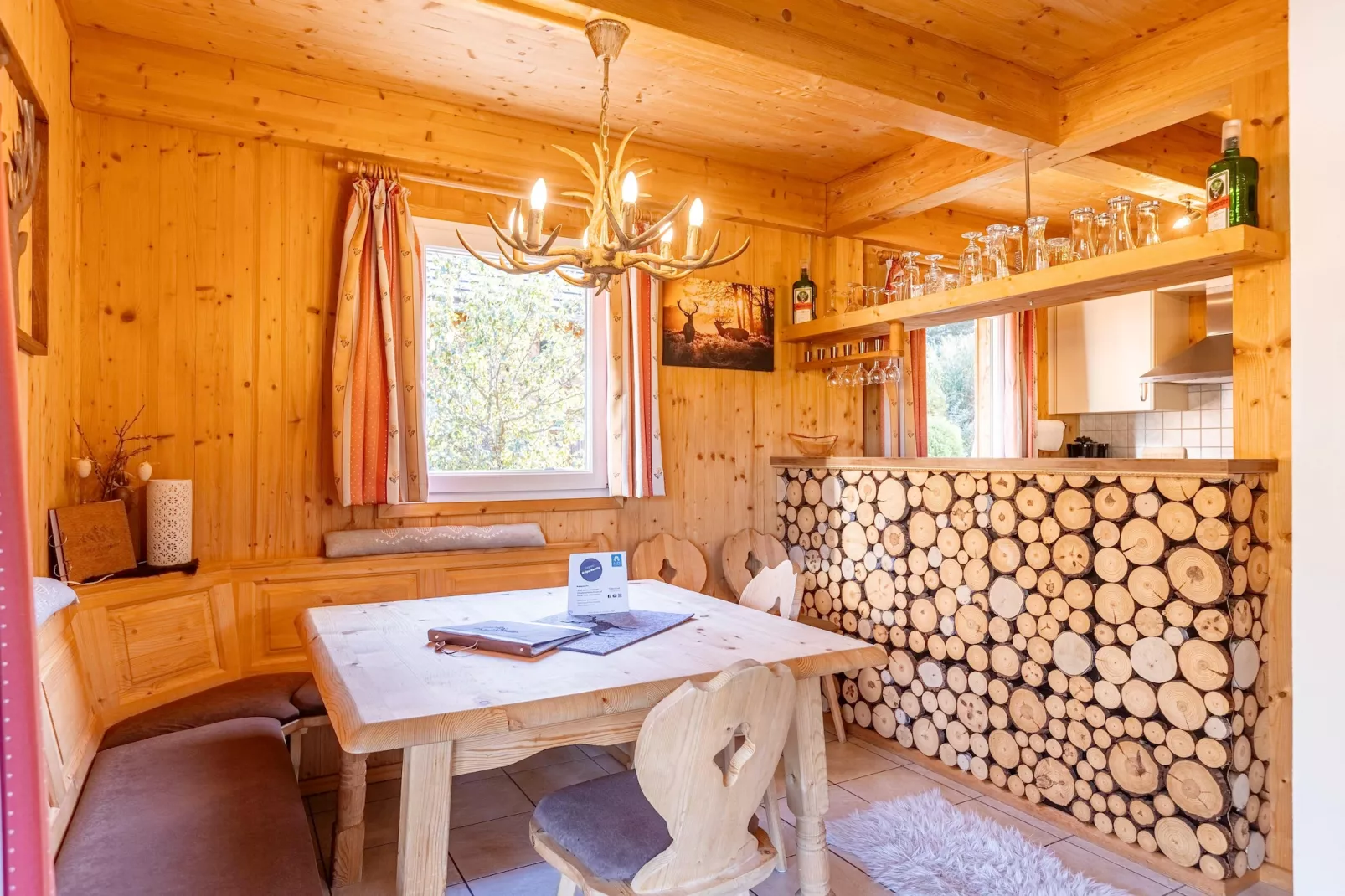 Almdorf Stadl 155-Dining room