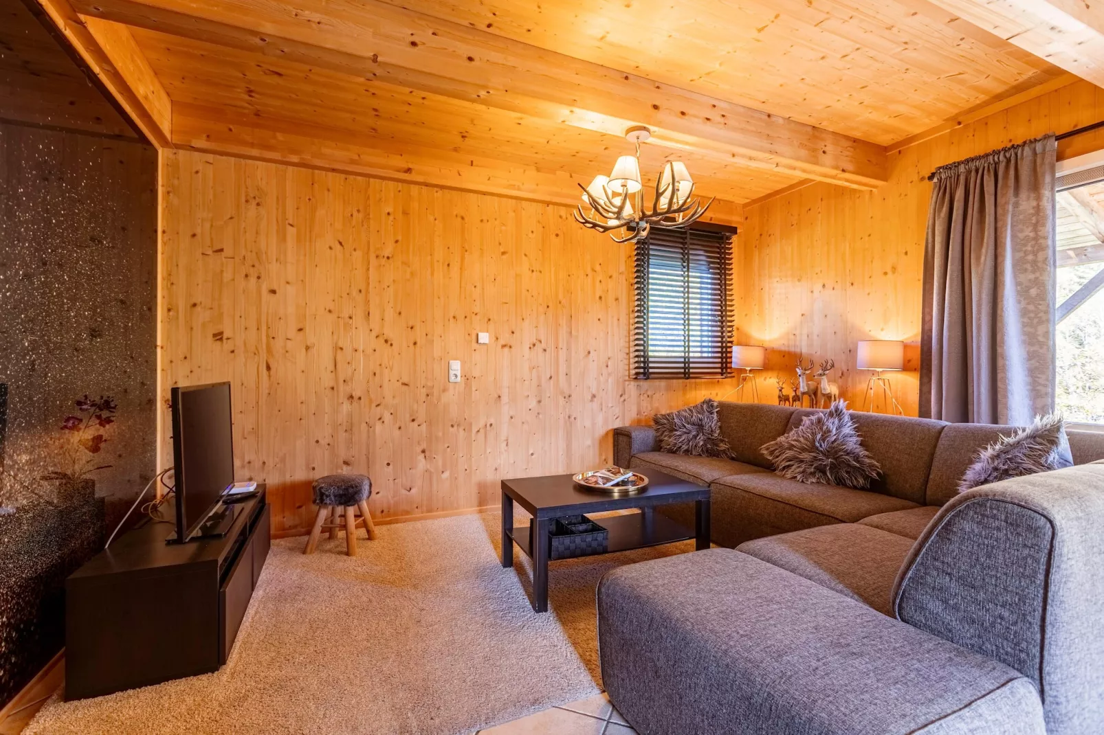 Almdorf Stadl 124-Living room