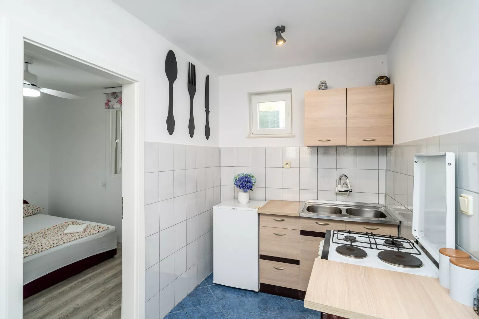 Apartment & Rooms Alan - Double Room with Shared Bathroom 1-Kitchen