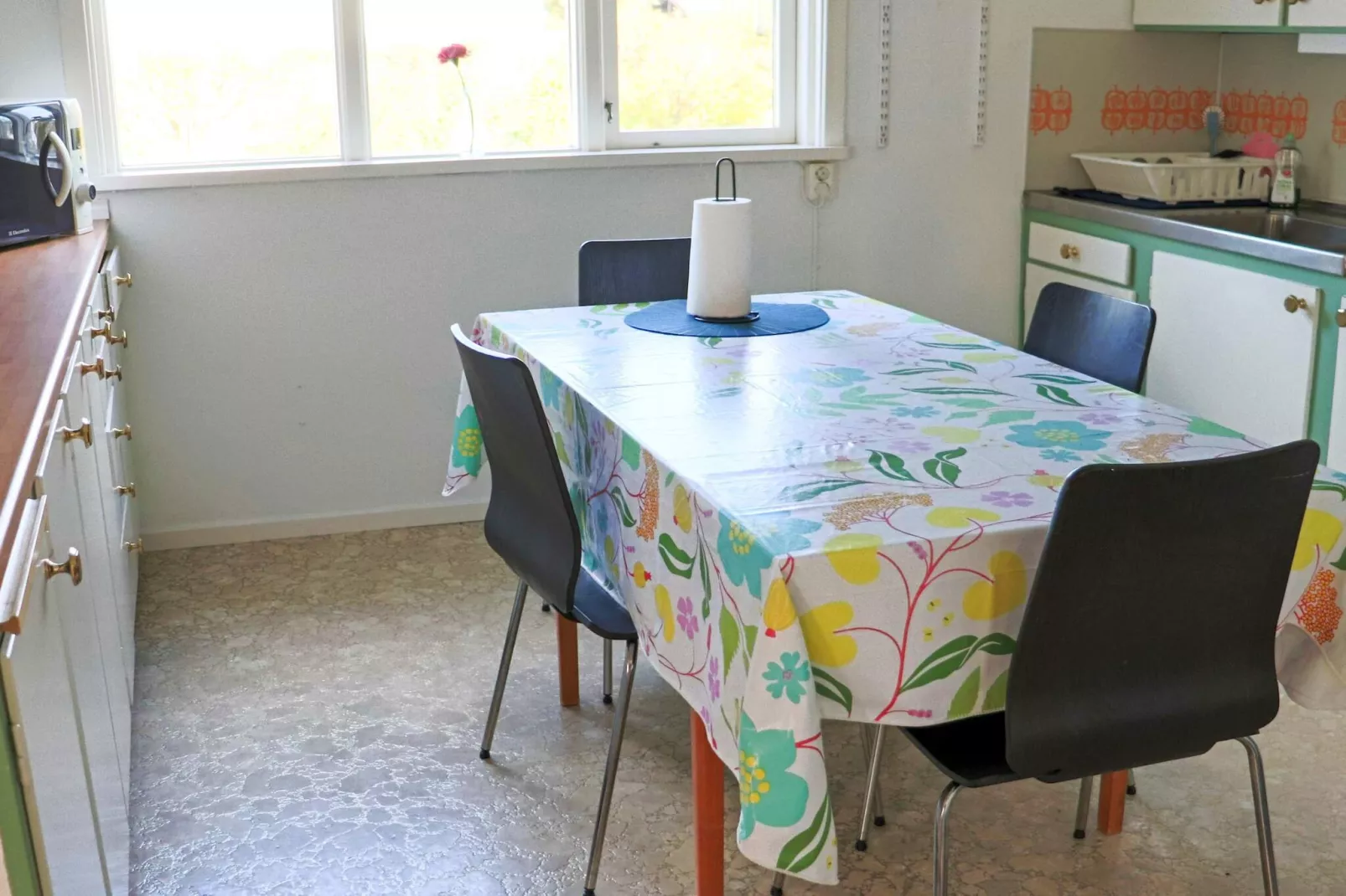 Welcoming cottage near the sea-Indoor