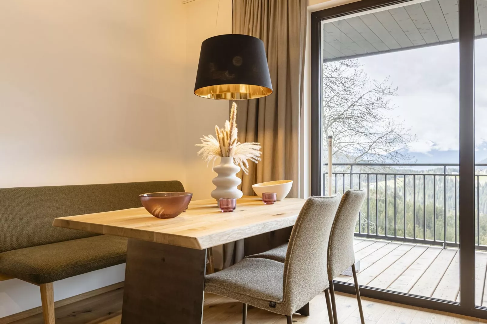Hideaway Dachstein West 5-Dining room