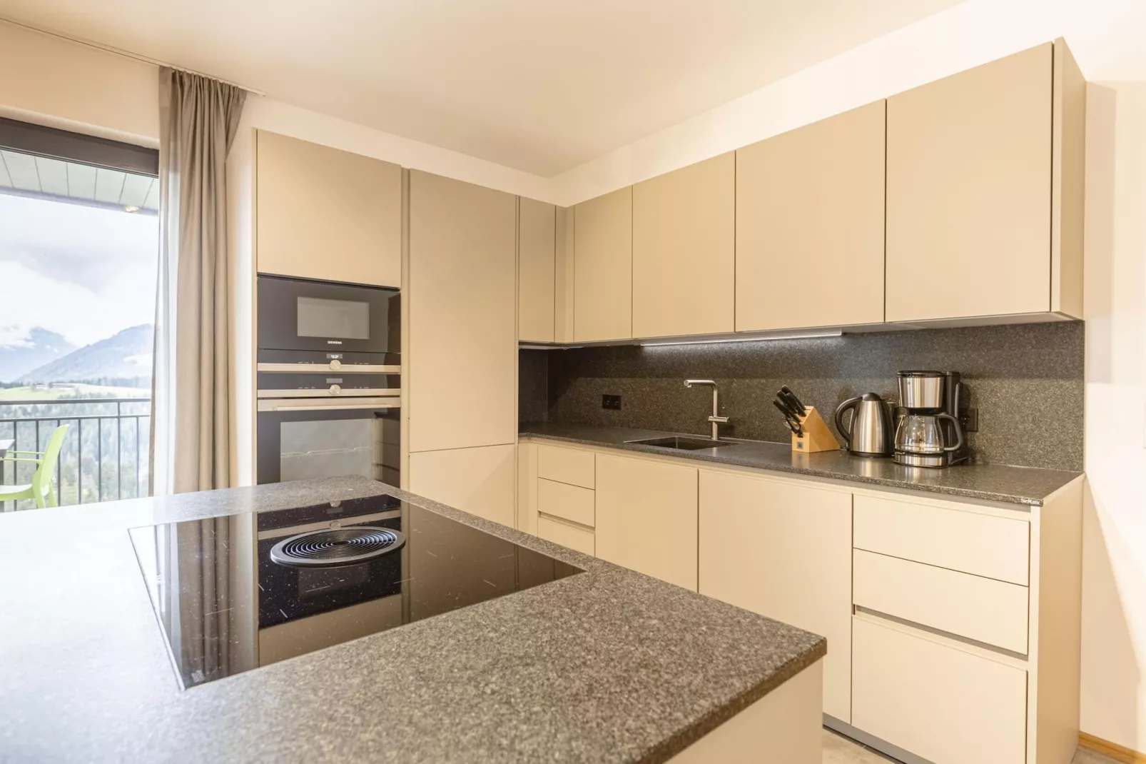 Hideaway Dachstein West 5-Kitchen