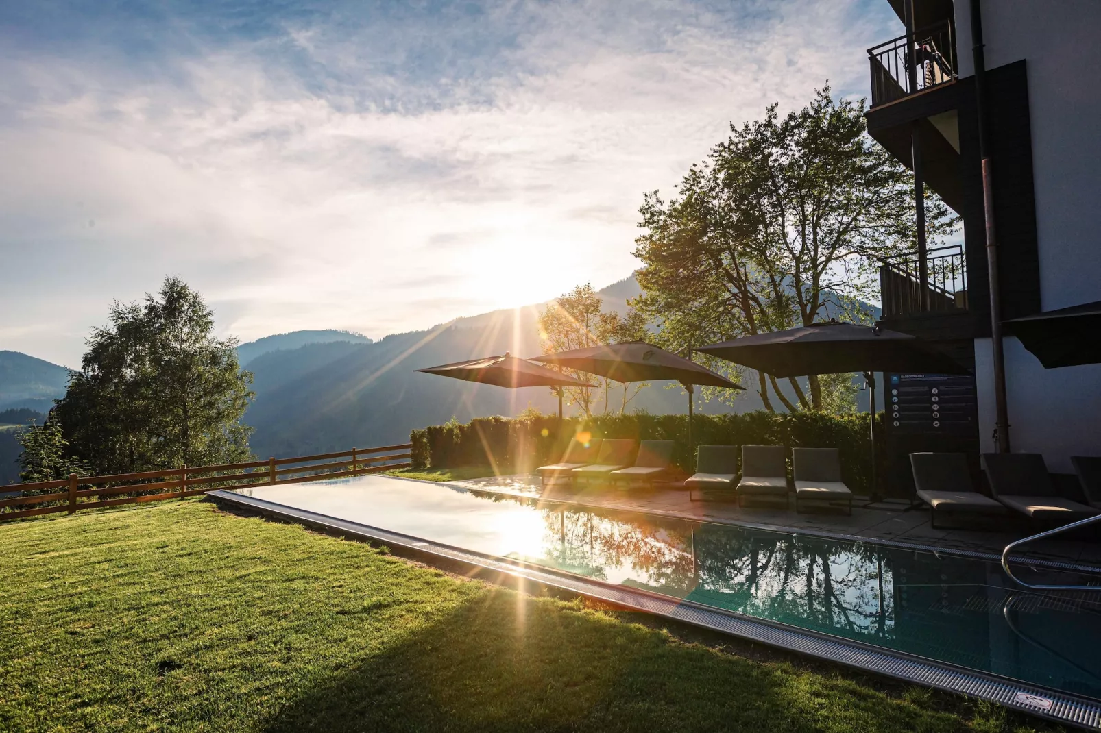 Hideaway Dachstein West 5-Gardens summer