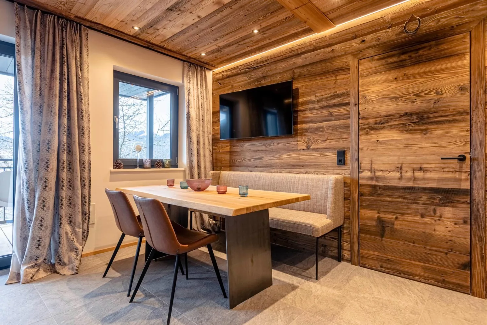 Hideaway Dachstein West 6-Dining room
