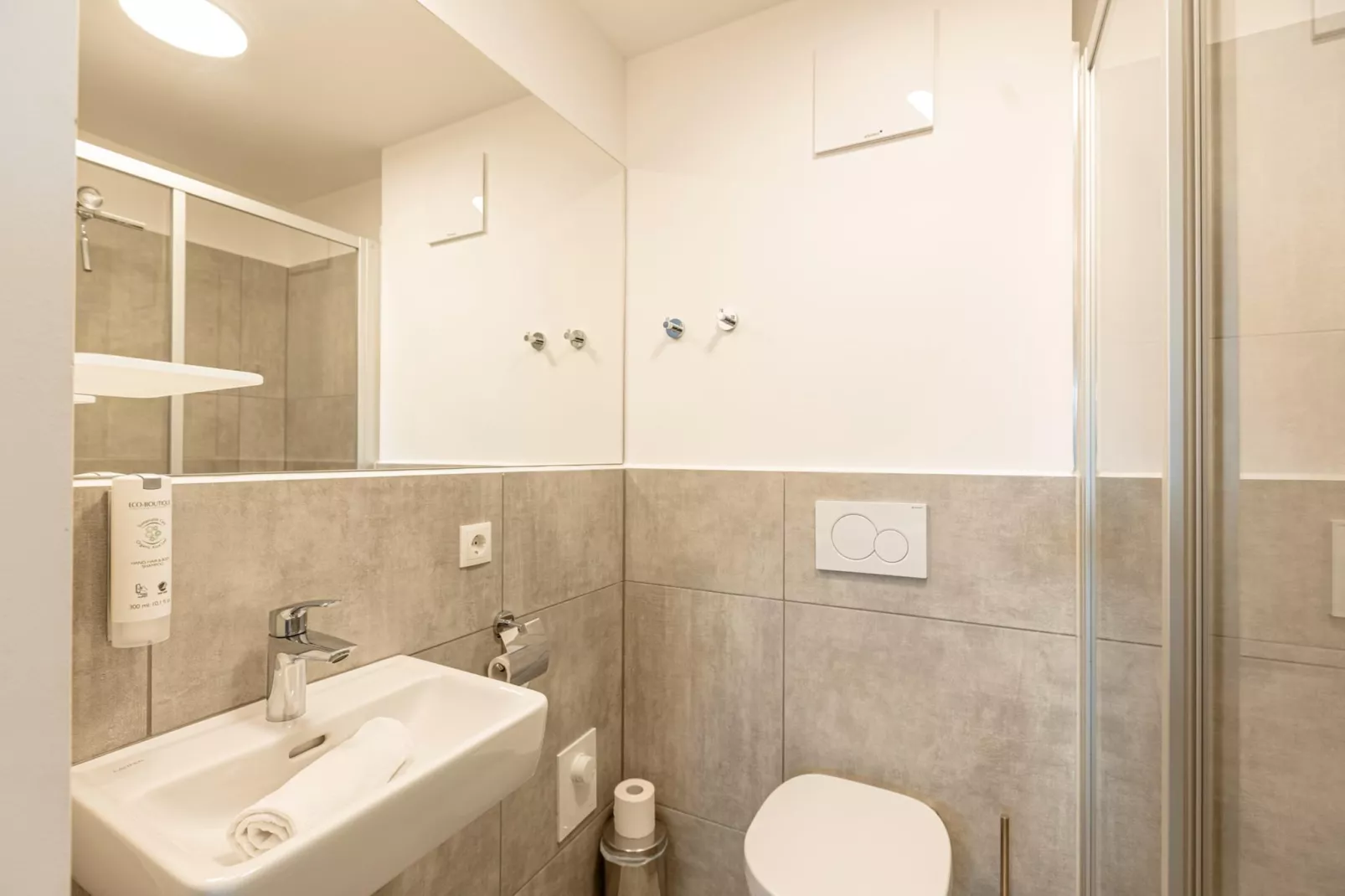 Hideaway Dachstein West 7-Bathroom