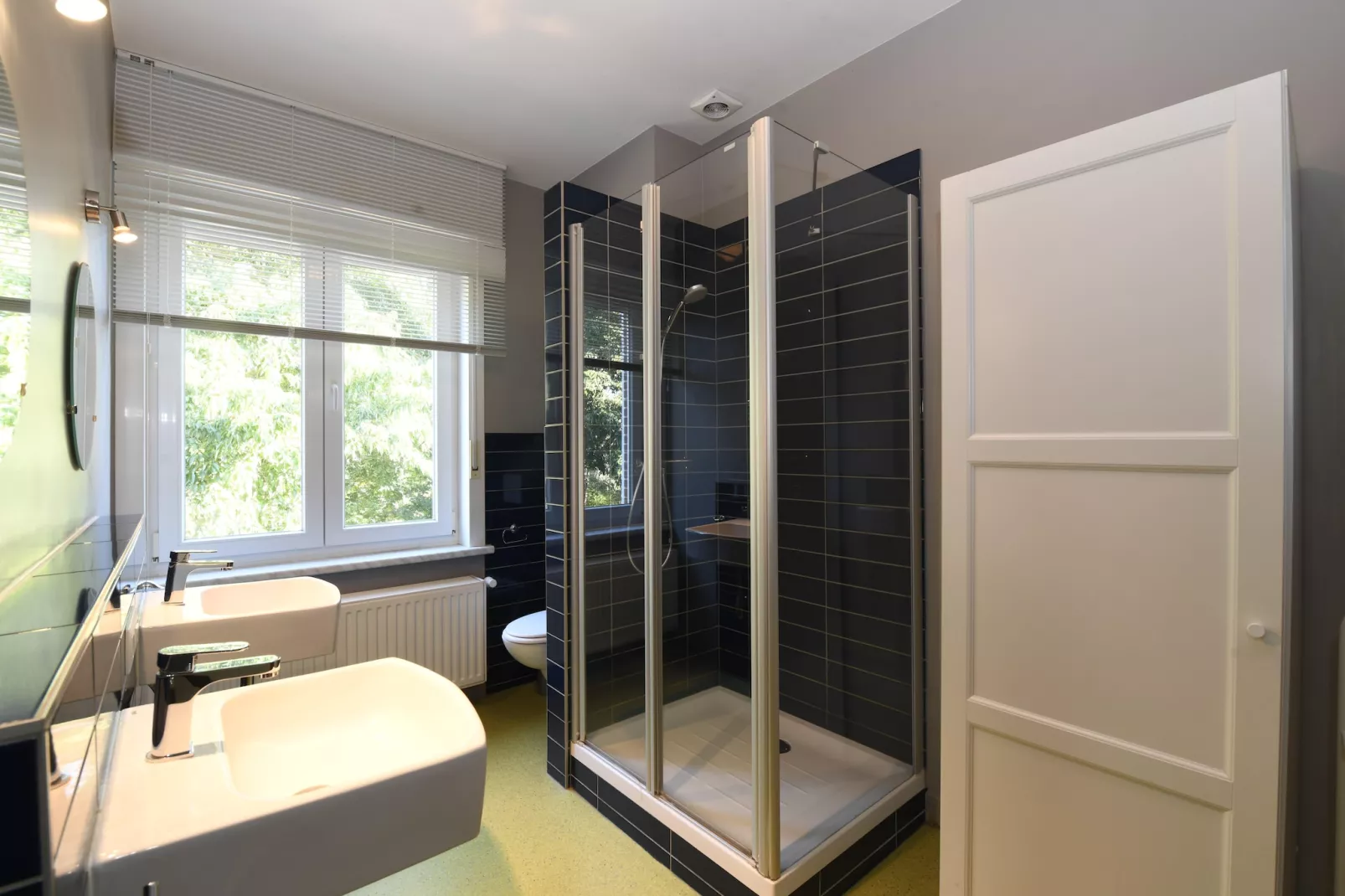 Weekendhuisje 10px-Bathroom