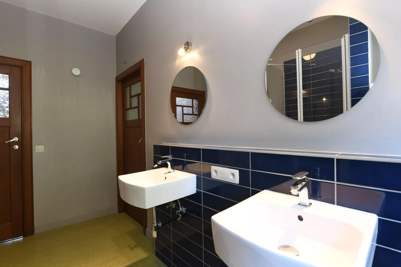 Weekendhuisje 10px-Bathroom
