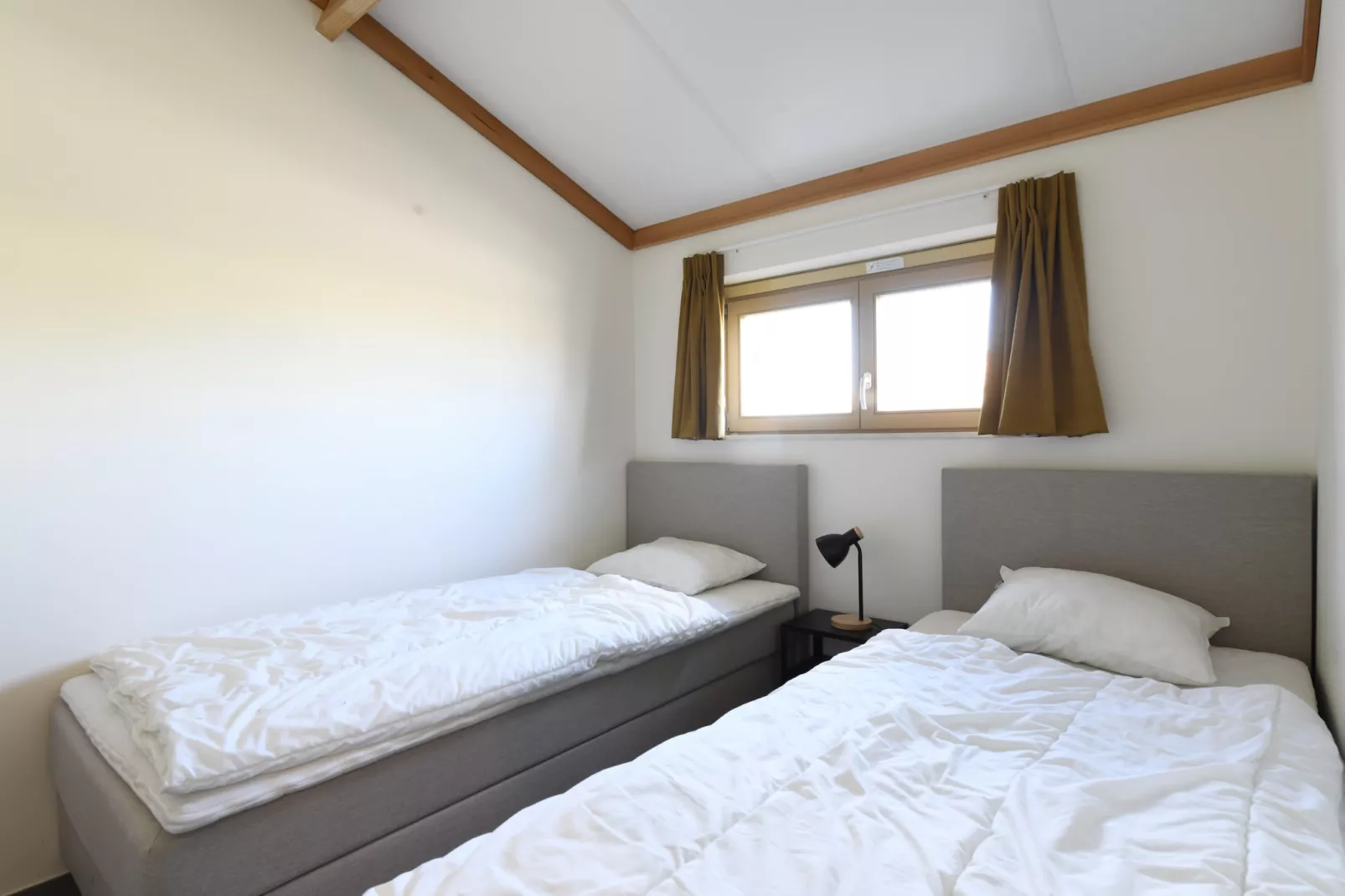 W20-Bedroom