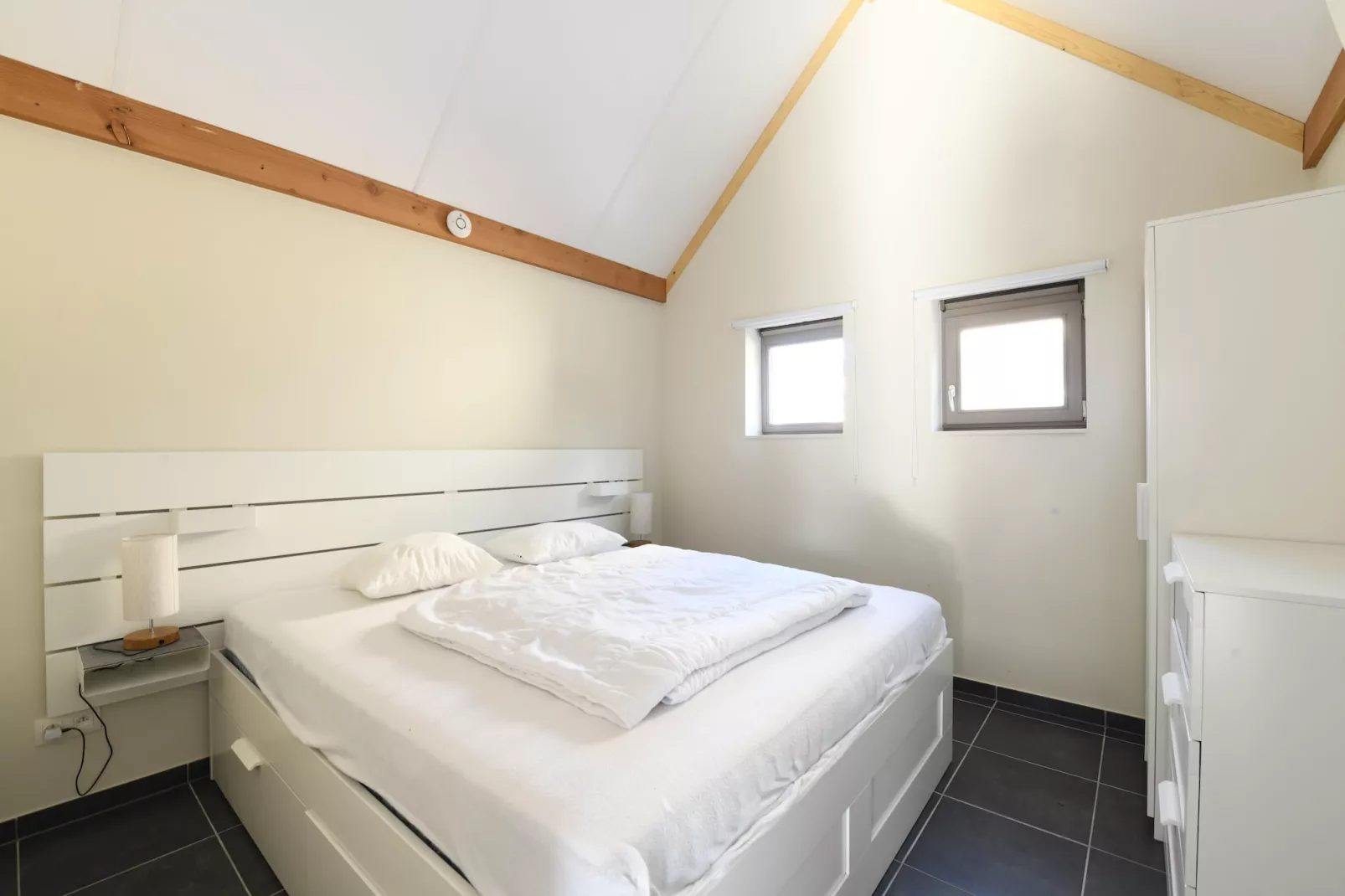 WH2/53-Bedroom