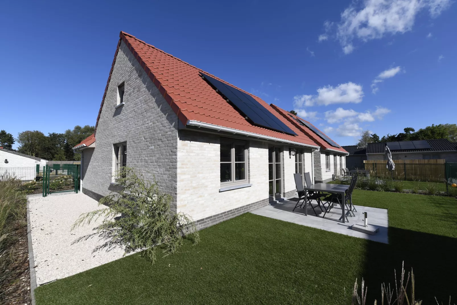 WH2/54-Exterior summer