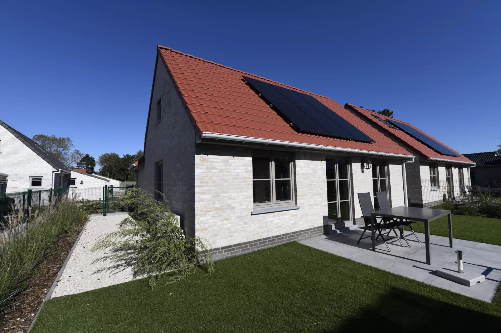 WH2/54-Exterior summer