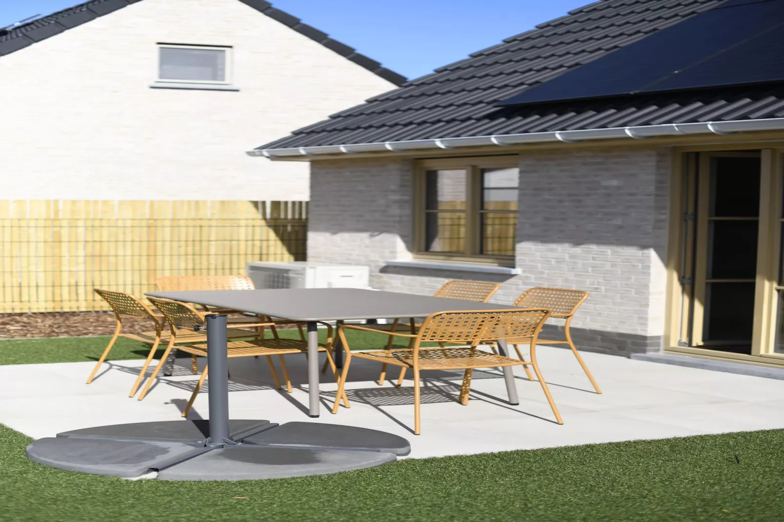 WH2/42-Terrace balcony