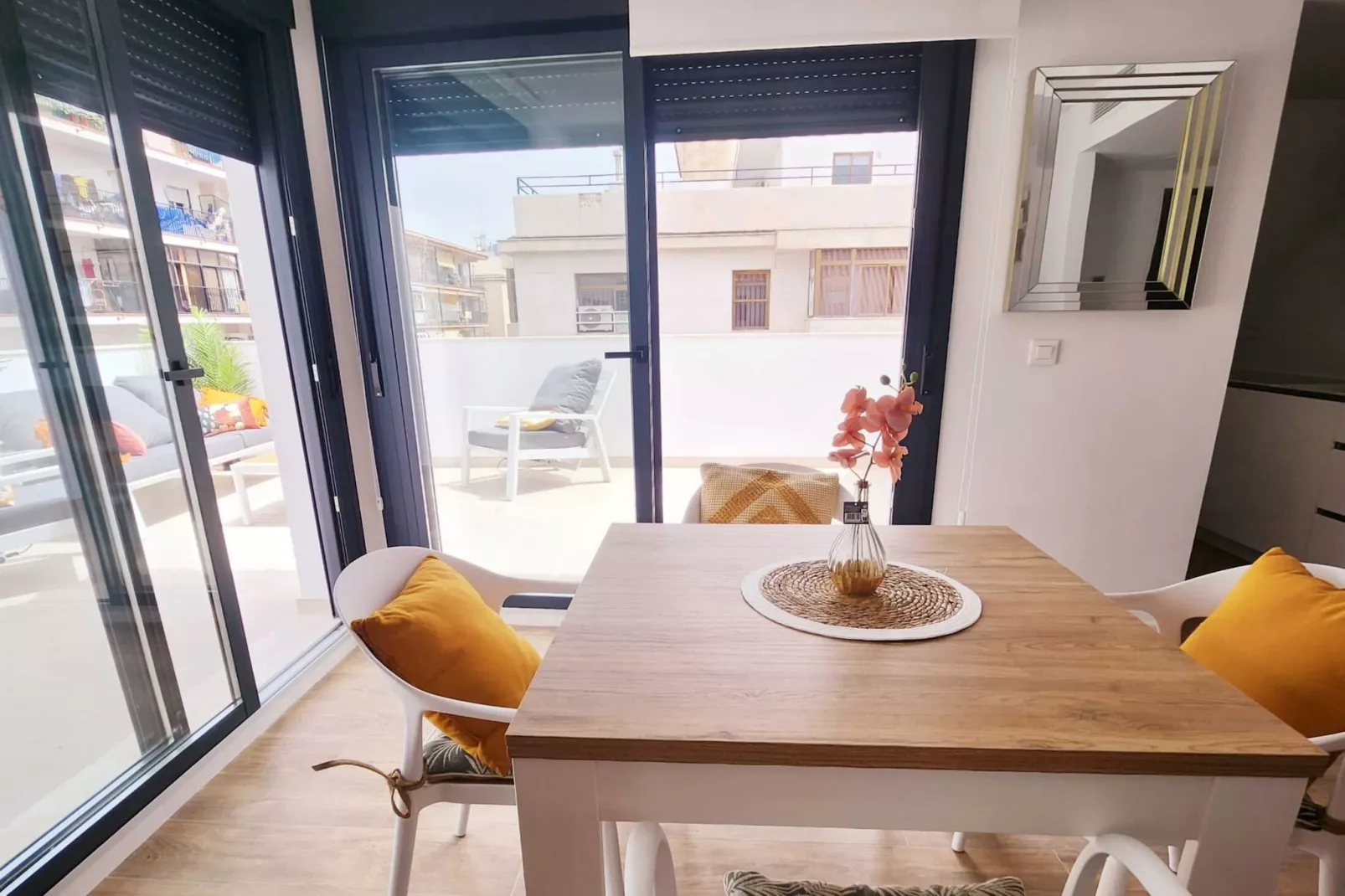 Atico Novamar con vistas al Mar-Dining room