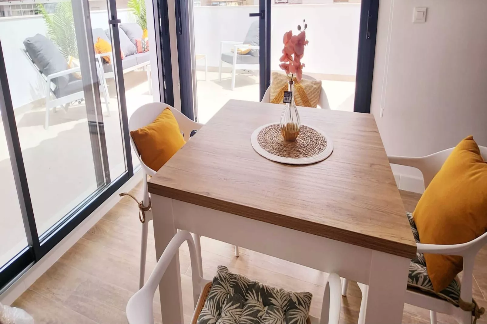 Atico Novamar con vistas al Mar-Dining room