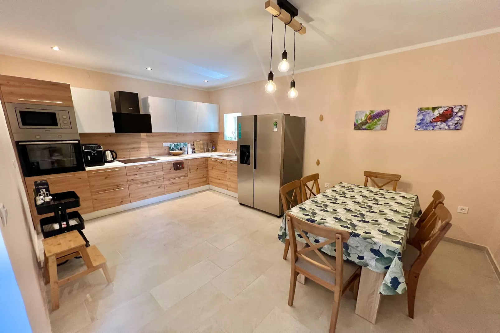 Holiday House Fay-Kitchen