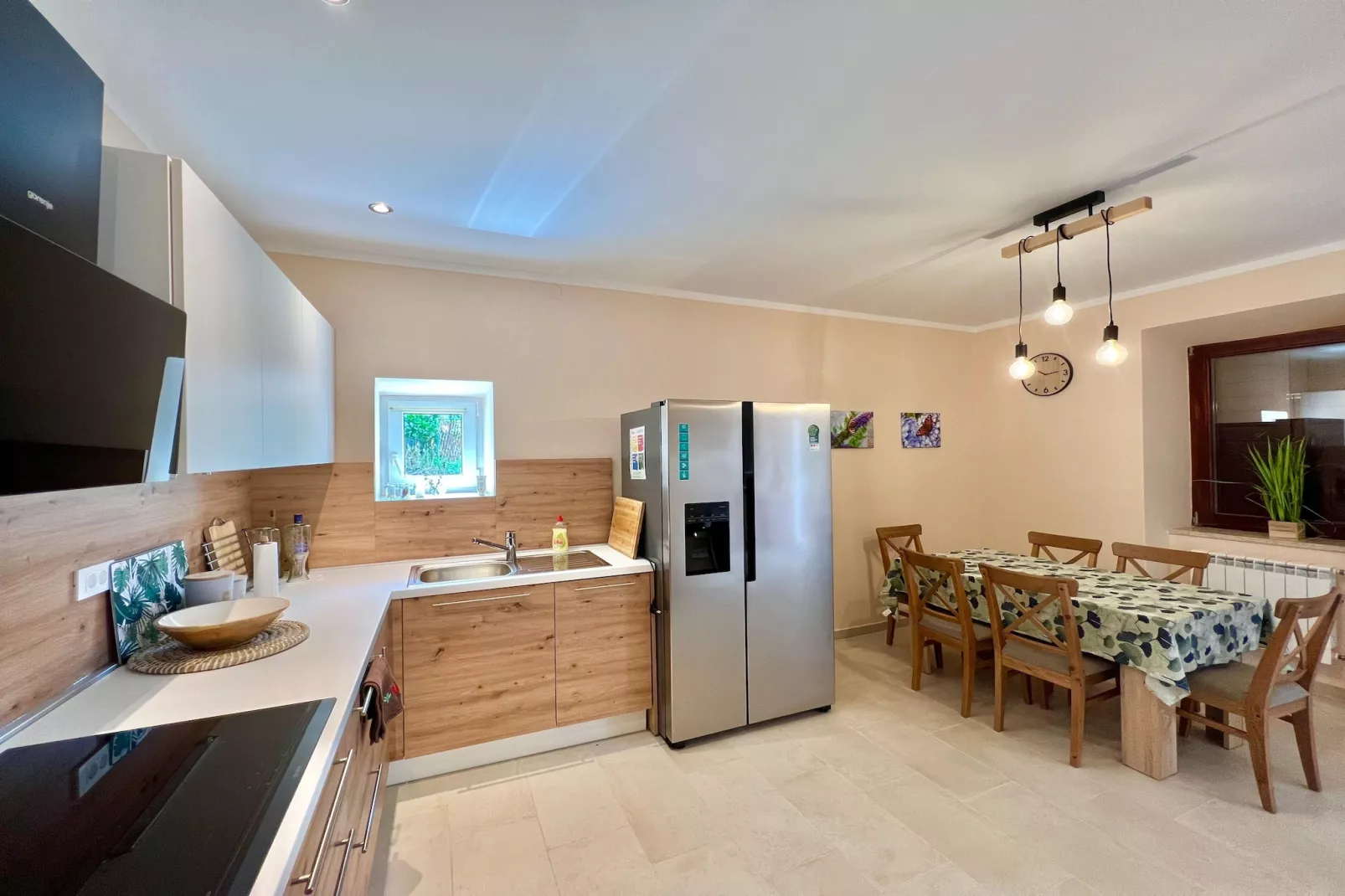 Holiday House Fay-Kitchen