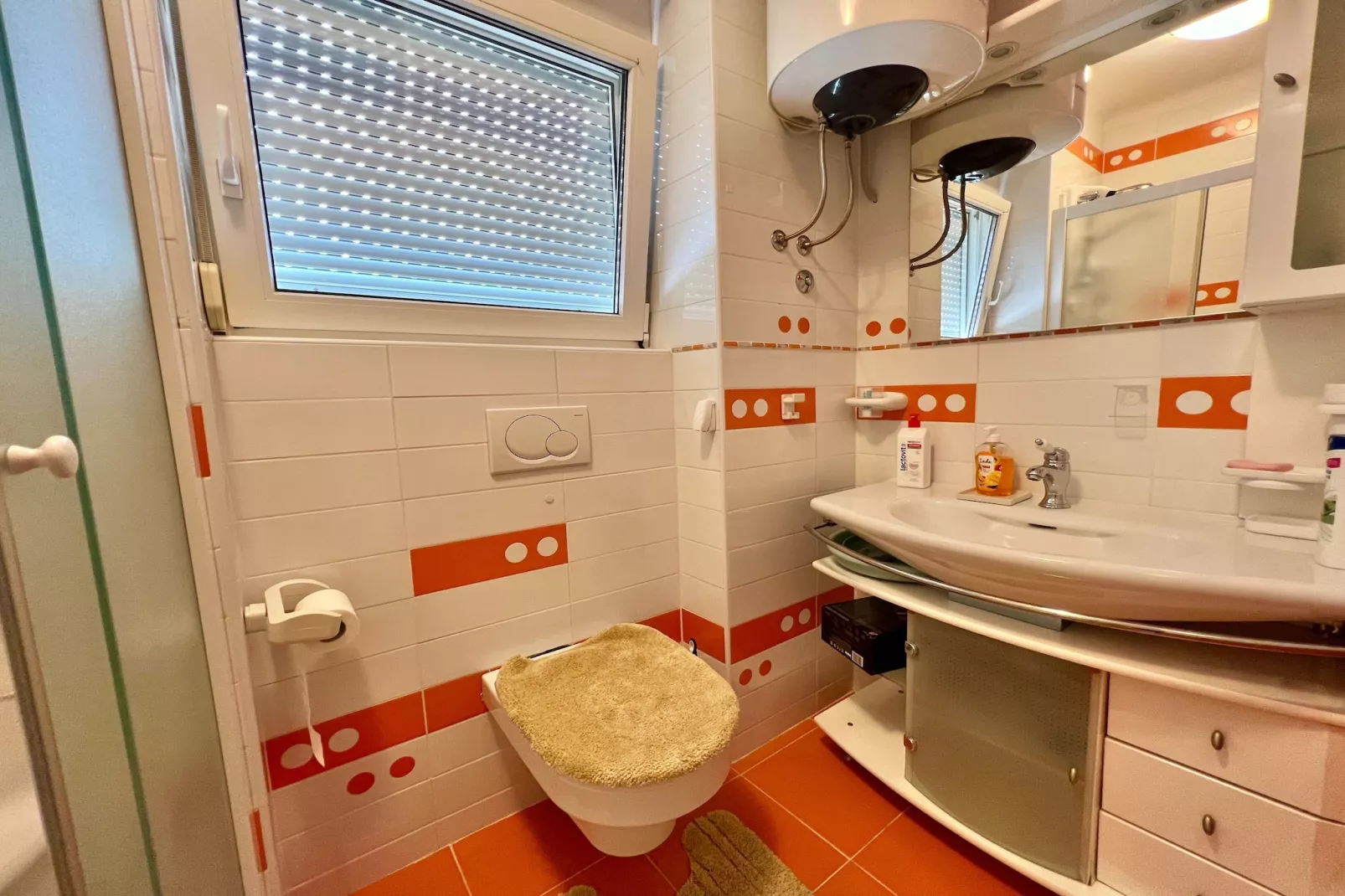 Holiday House Fay-Bathroom
