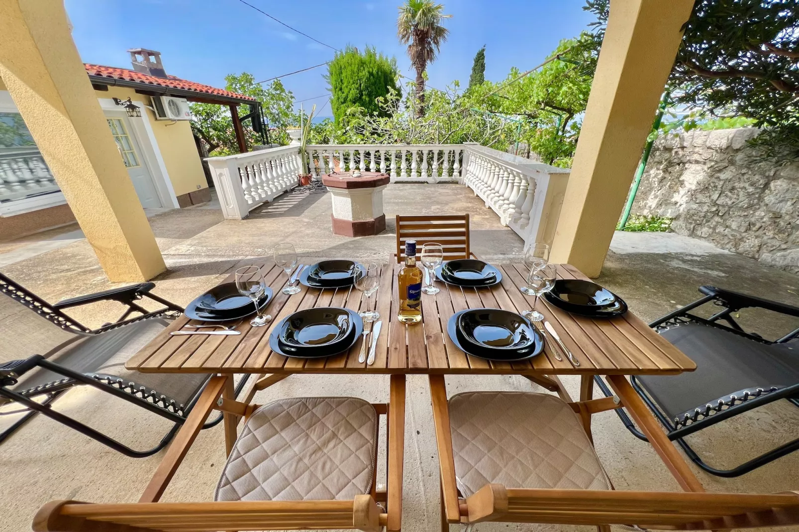 Holiday House Fay-Terrace balcony
