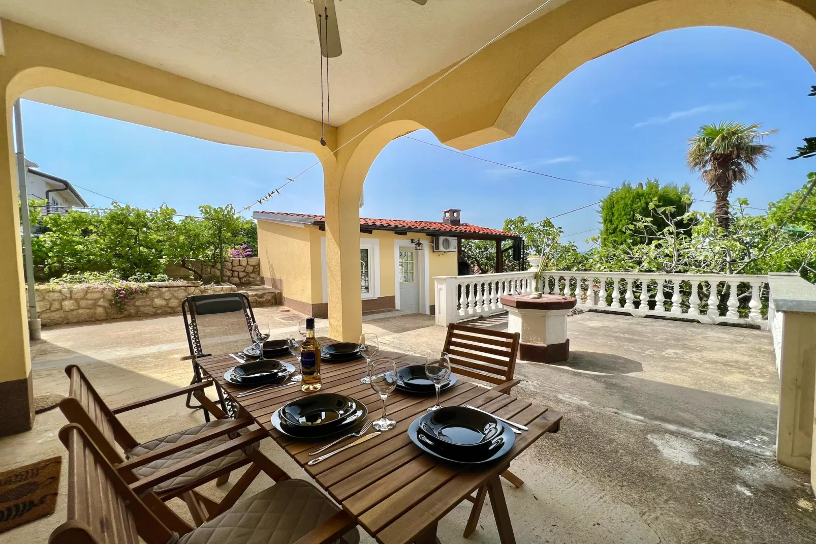Holiday House Fay-Terrace balcony