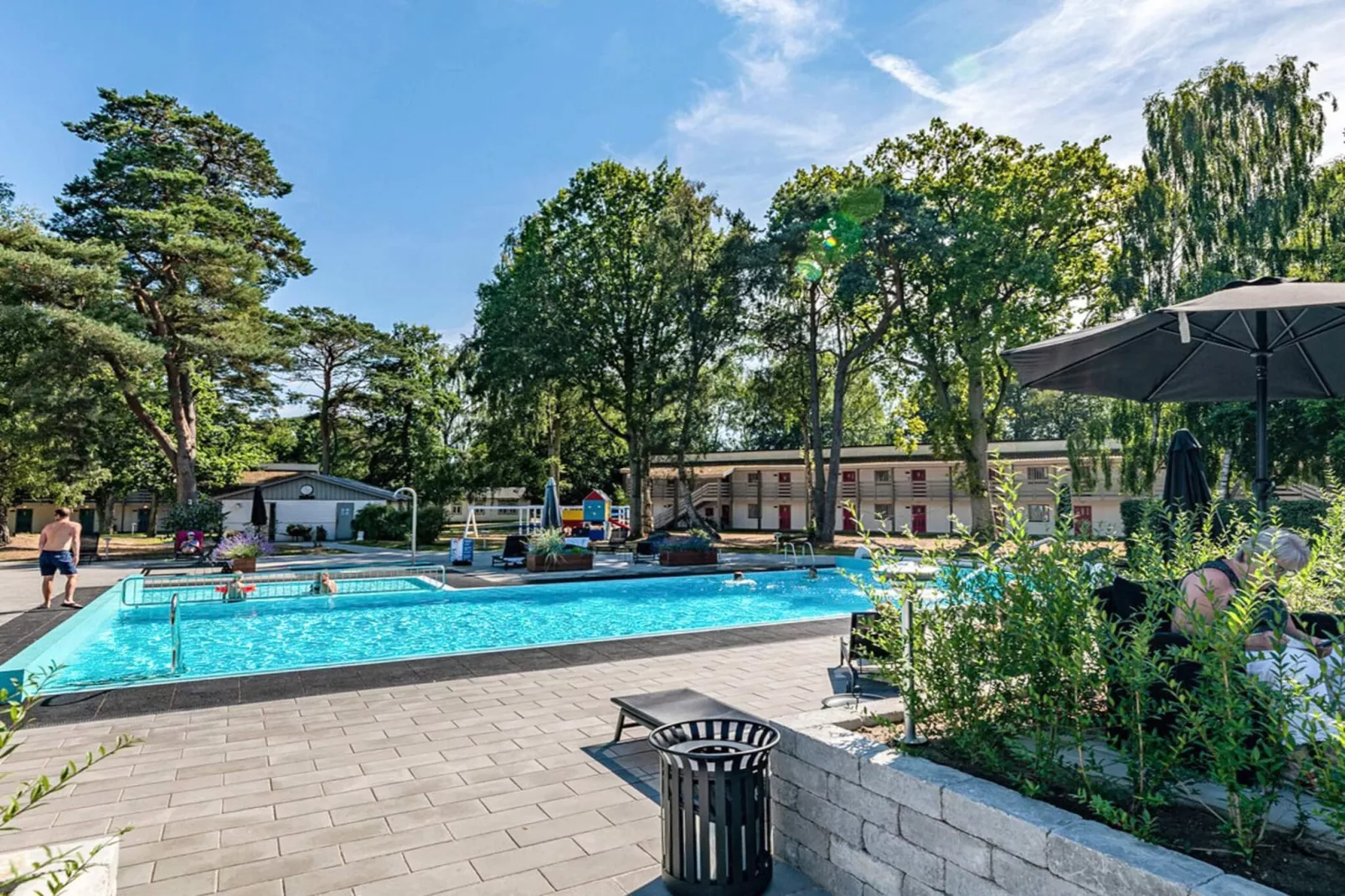 Holiday home for smaller groups-Pool