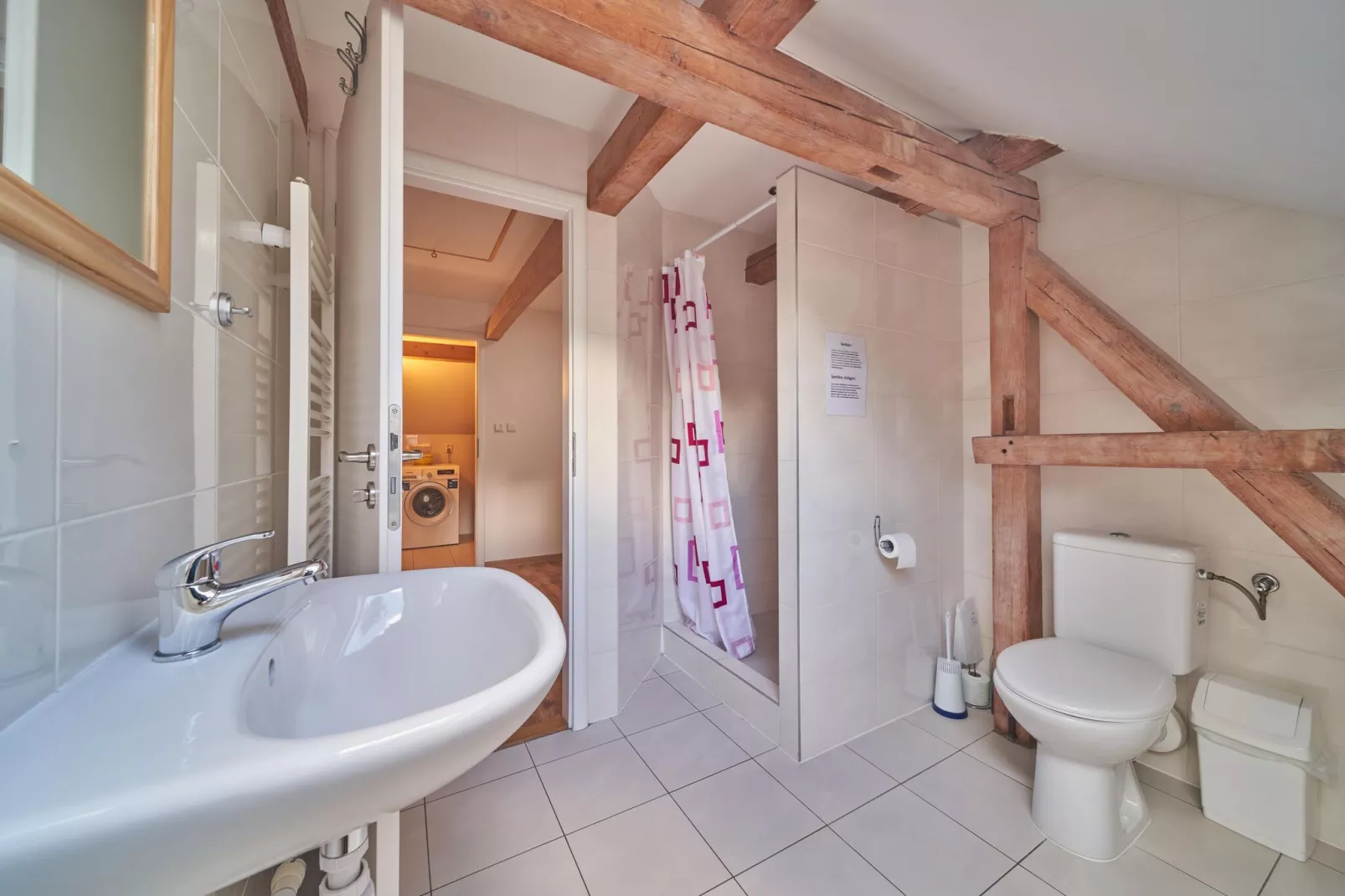 Lampertice-Bathroom