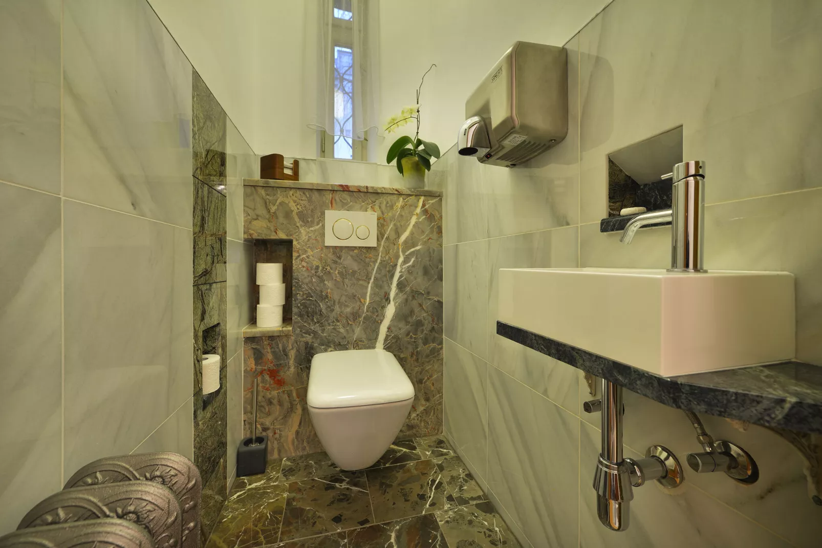 Dalia A-Bathroom